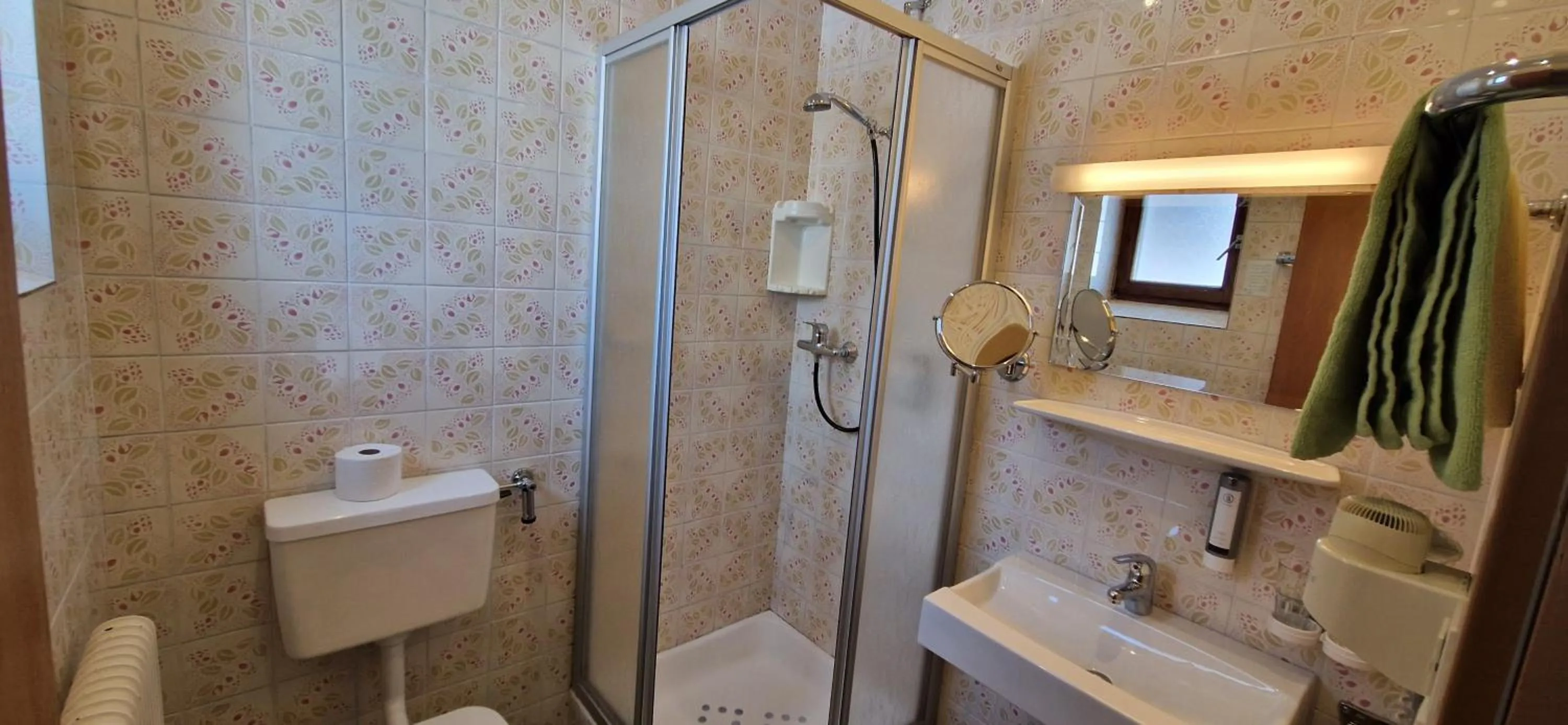 Shower in Bergfrieden Leutasch/Seefeld