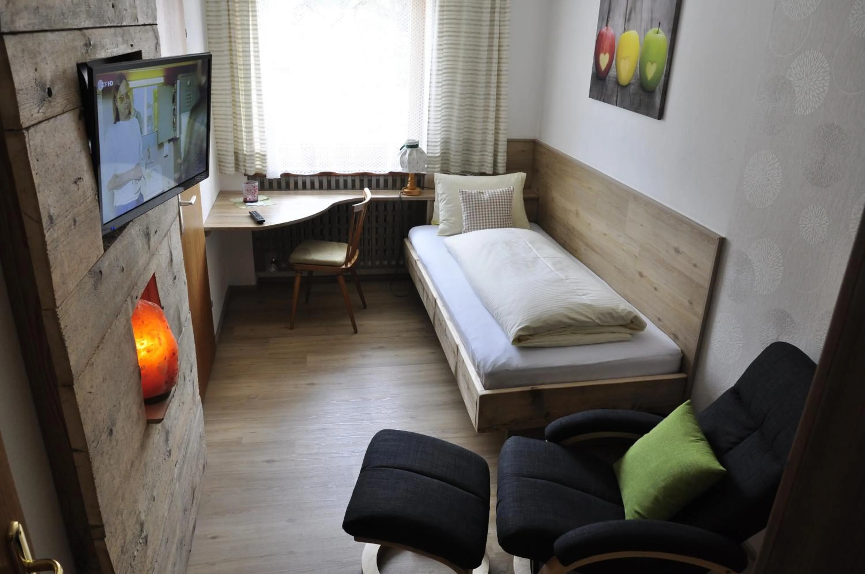 Photo of the whole room, Bed in Bergfrieden Leutasch/Seefeld