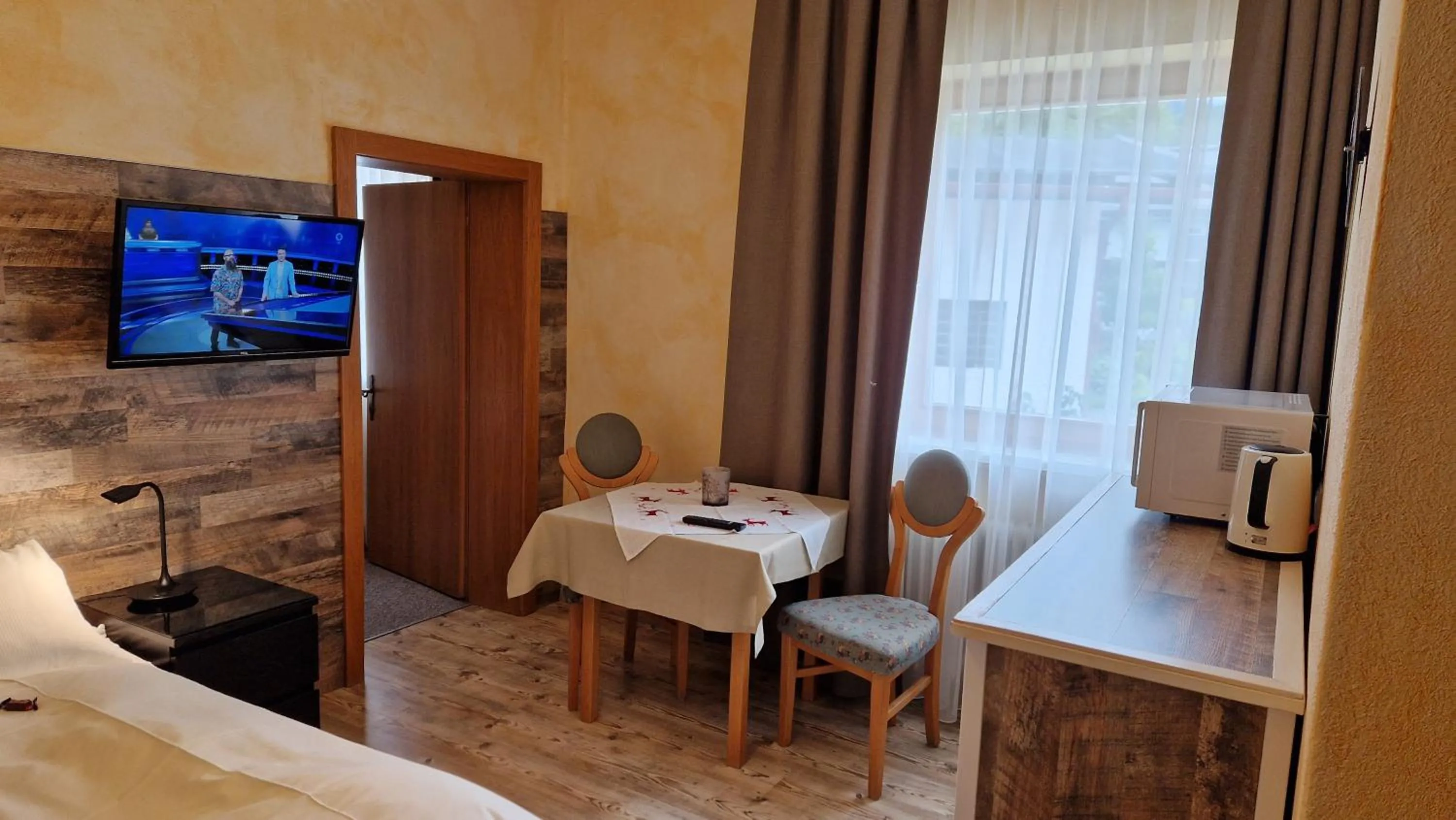 TV and multimedia, Bed in Bergfrieden Leutasch/Seefeld