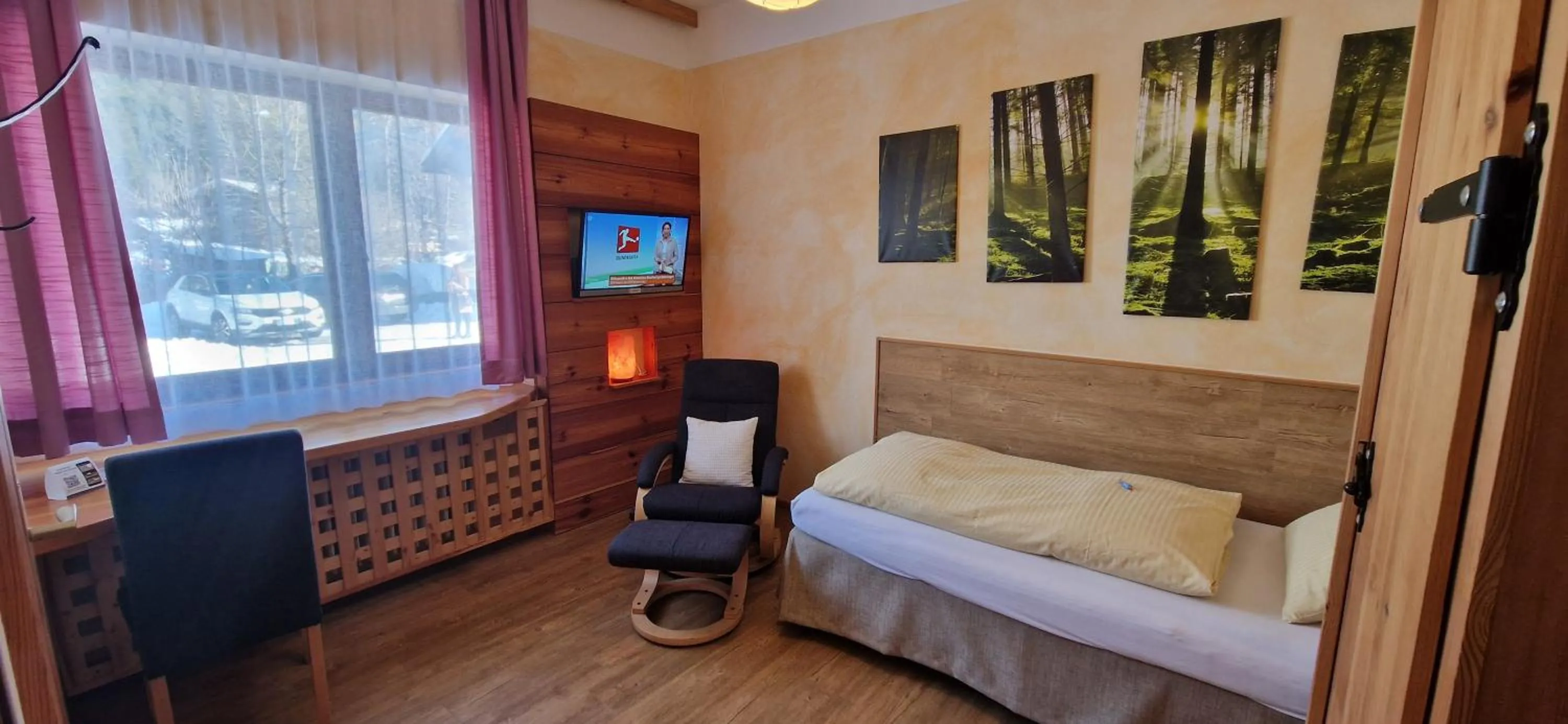 TV and multimedia, Bed in Bergfrieden Leutasch/Seefeld
