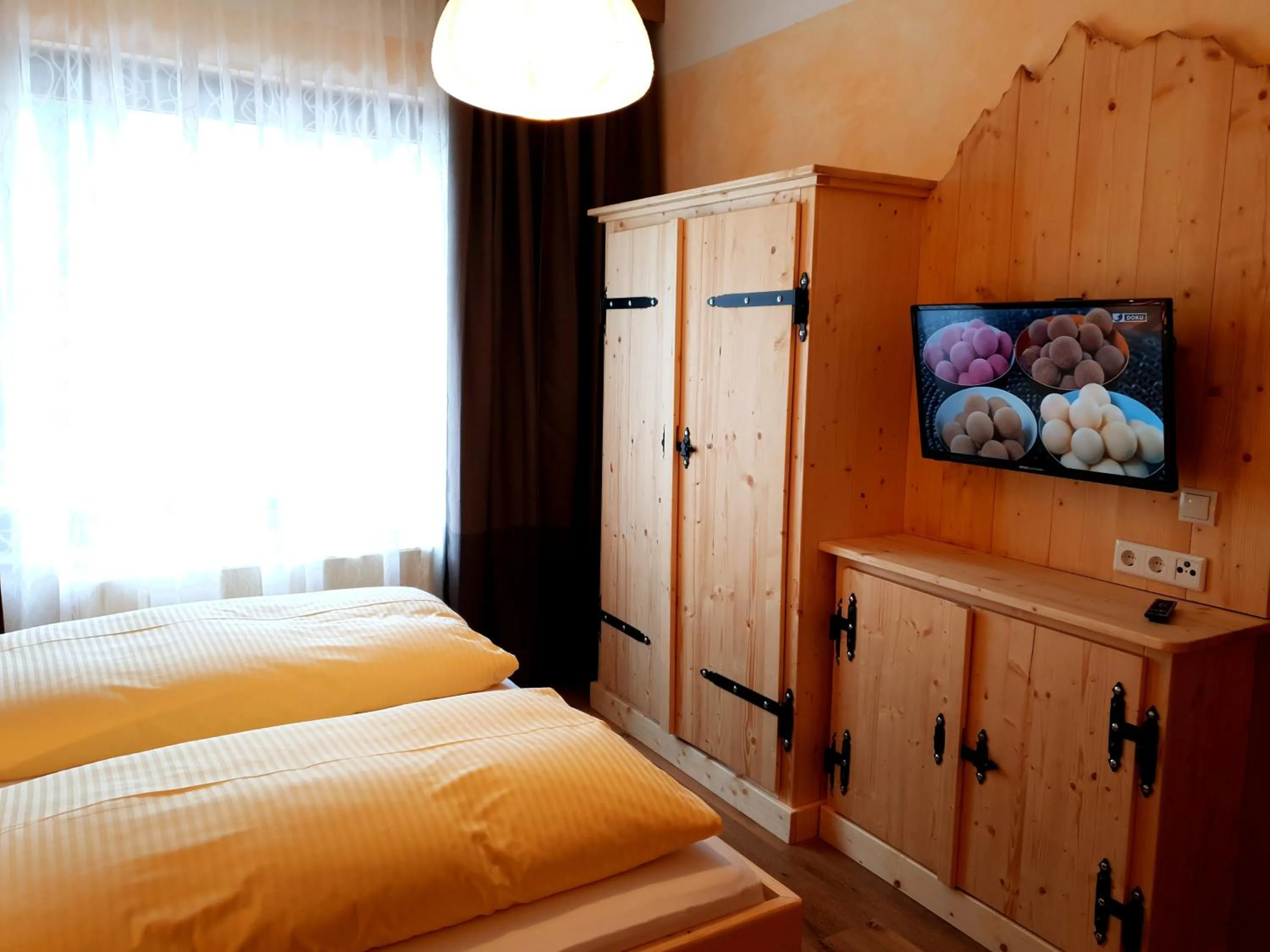 Photo of the whole room, Bed in Bergfrieden Leutasch/Seefeld