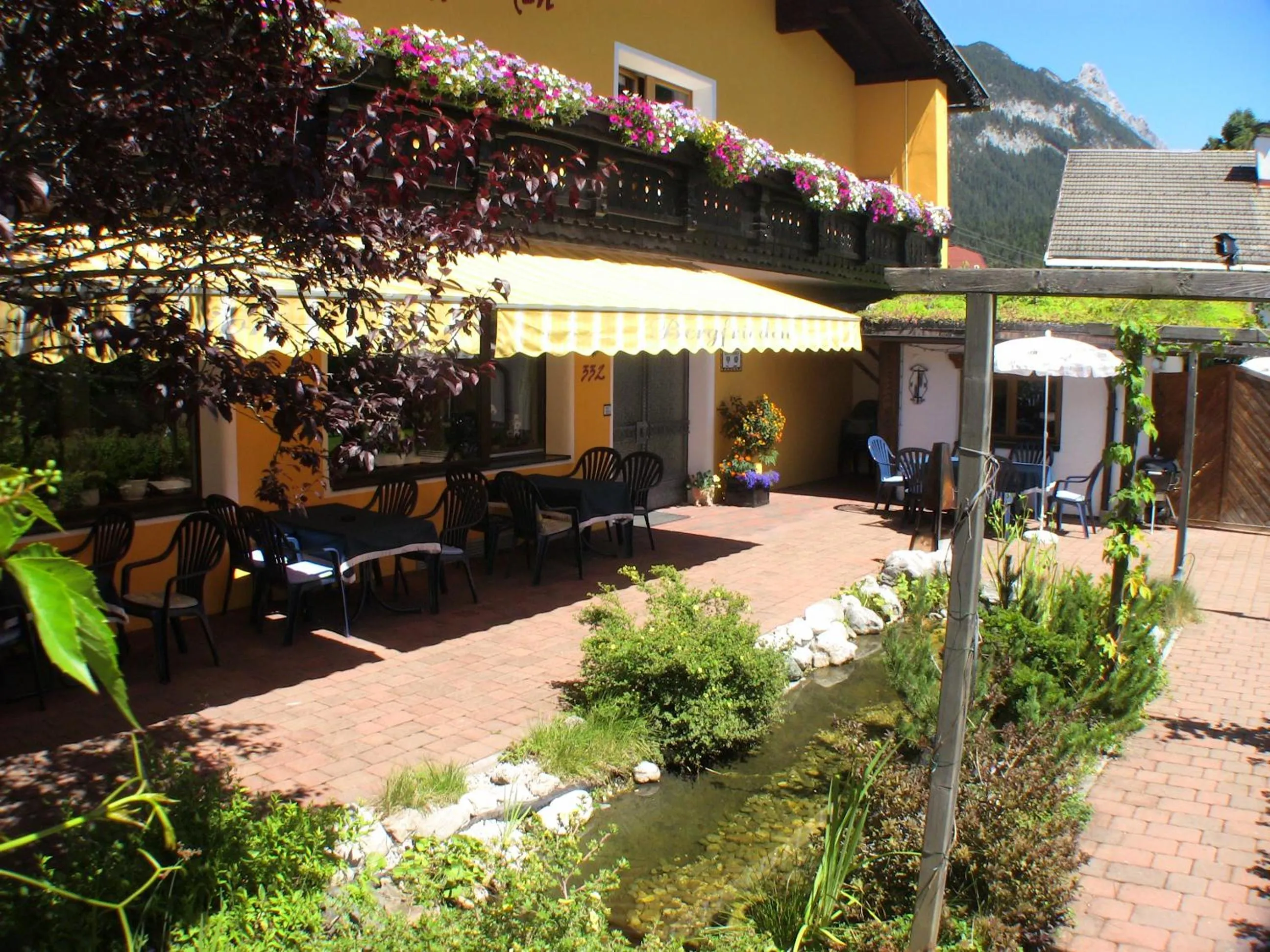 Garden in Bergfrieden Leutasch/Seefeld