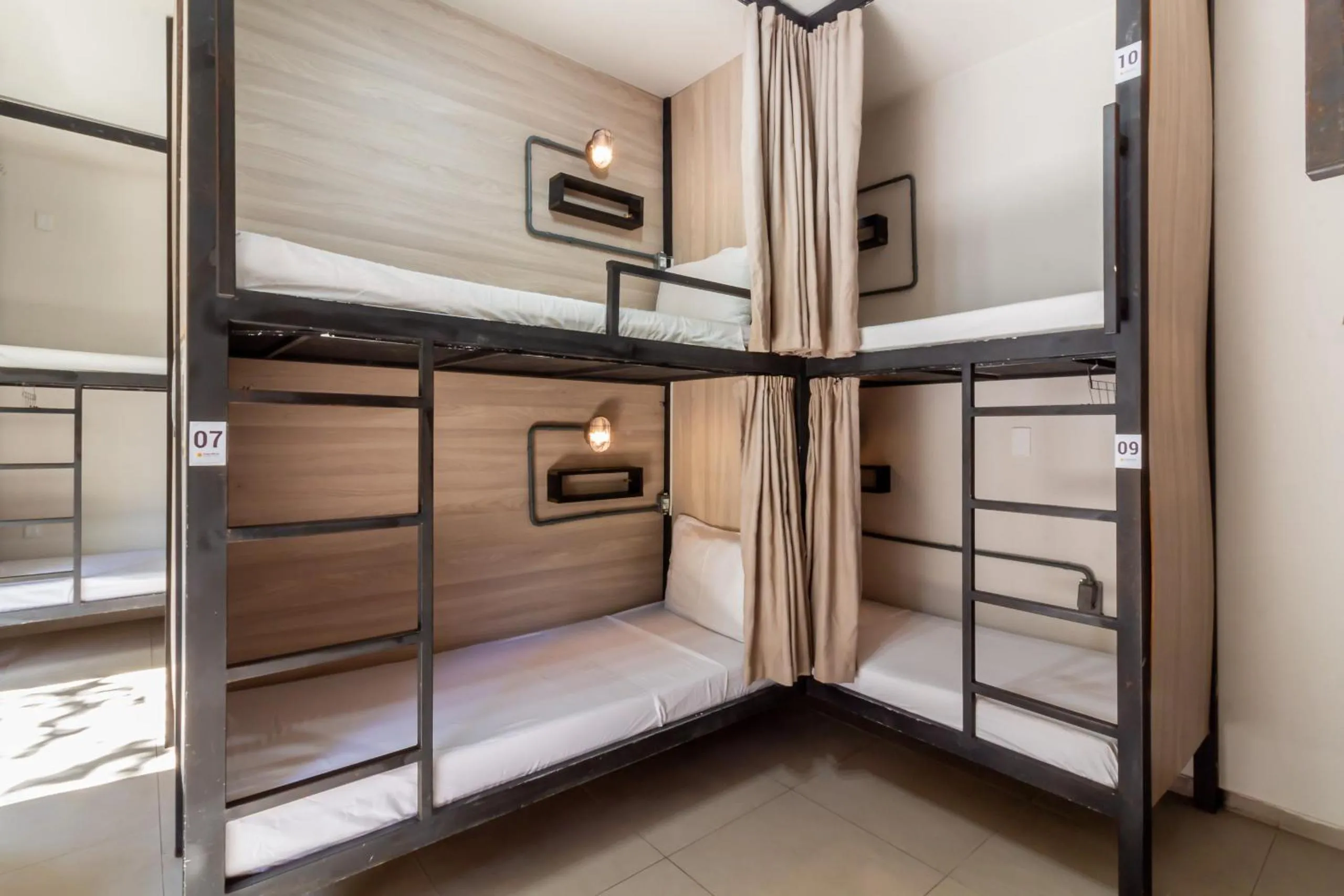 Bed in Hostel Leblon