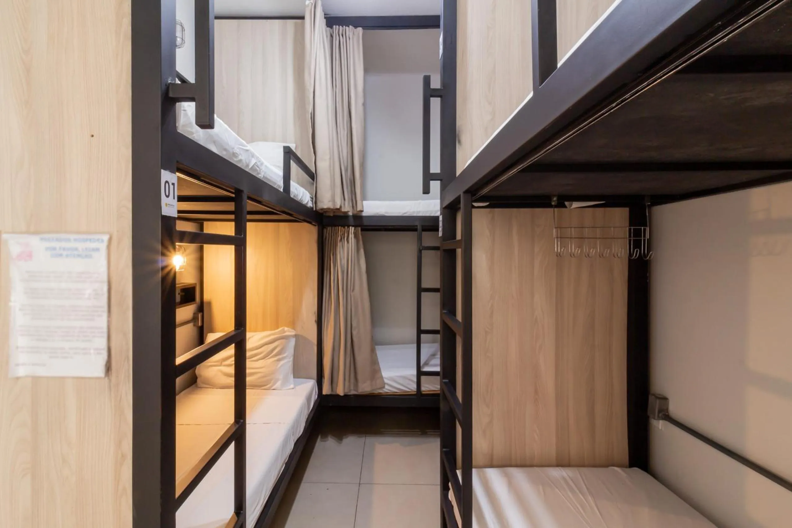 Bed in Hostel Leblon