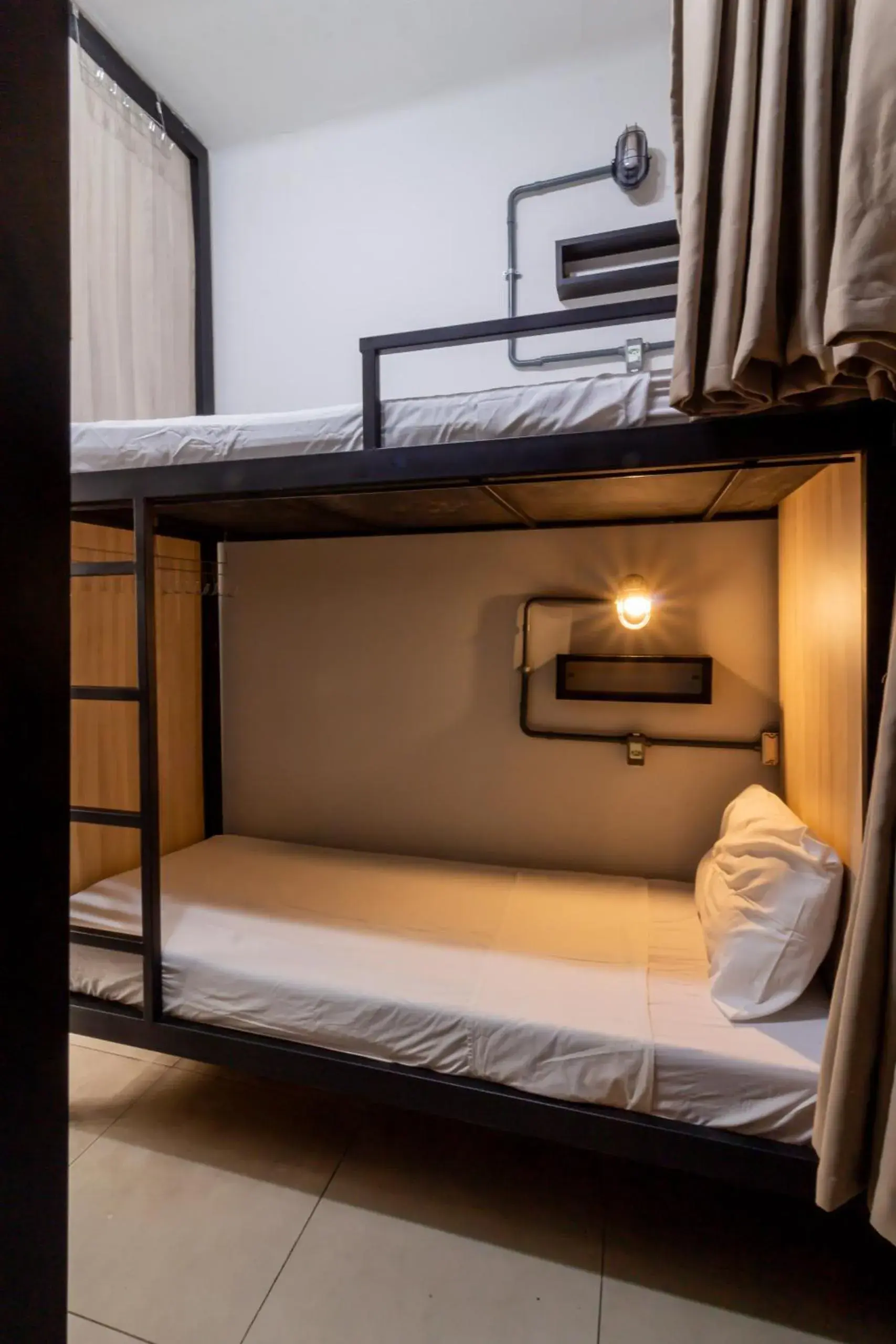 Bed in 6-Bed Mixed Dormitory Room in Hostel Leblon Bed in 6-Bed Mixed Dormitory Room in Hostel Leblon