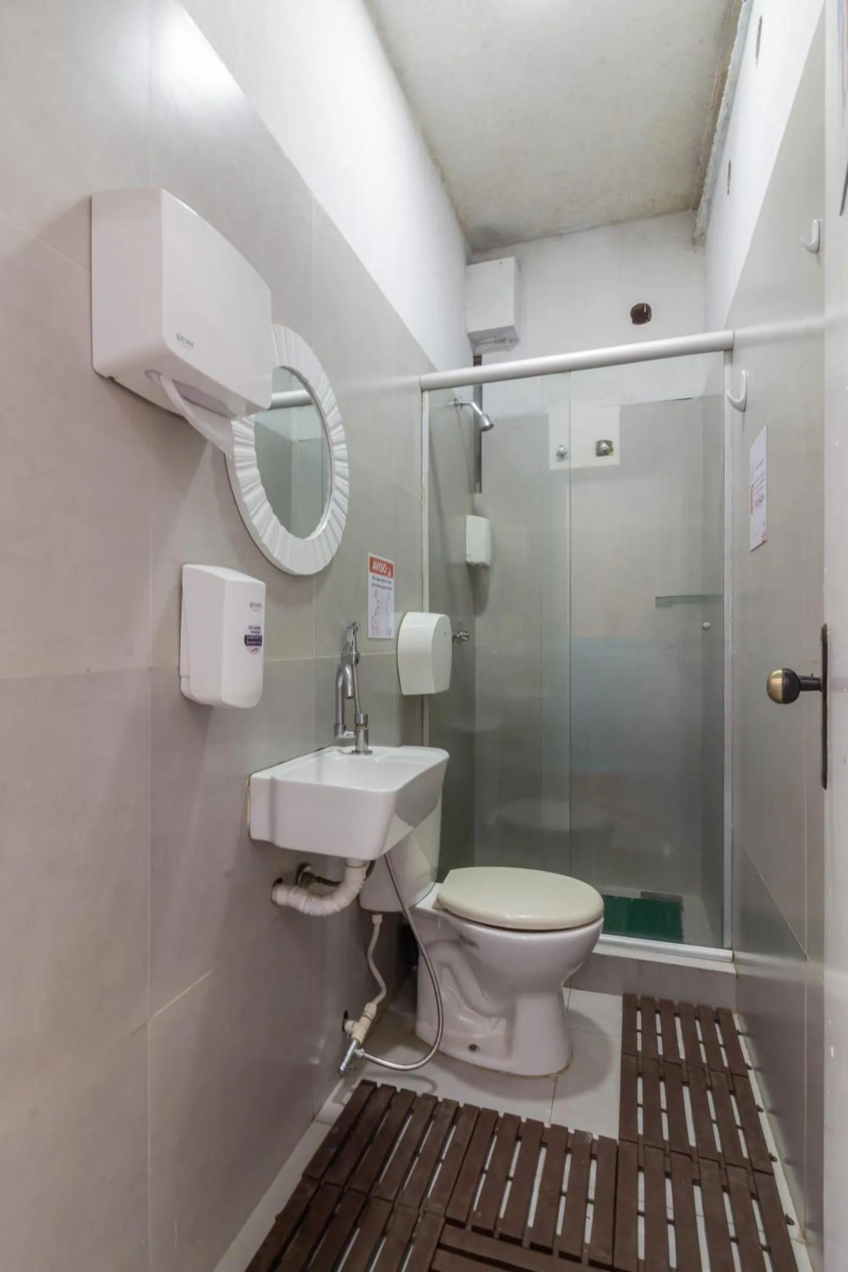 Bathroom in Hostel Leblon