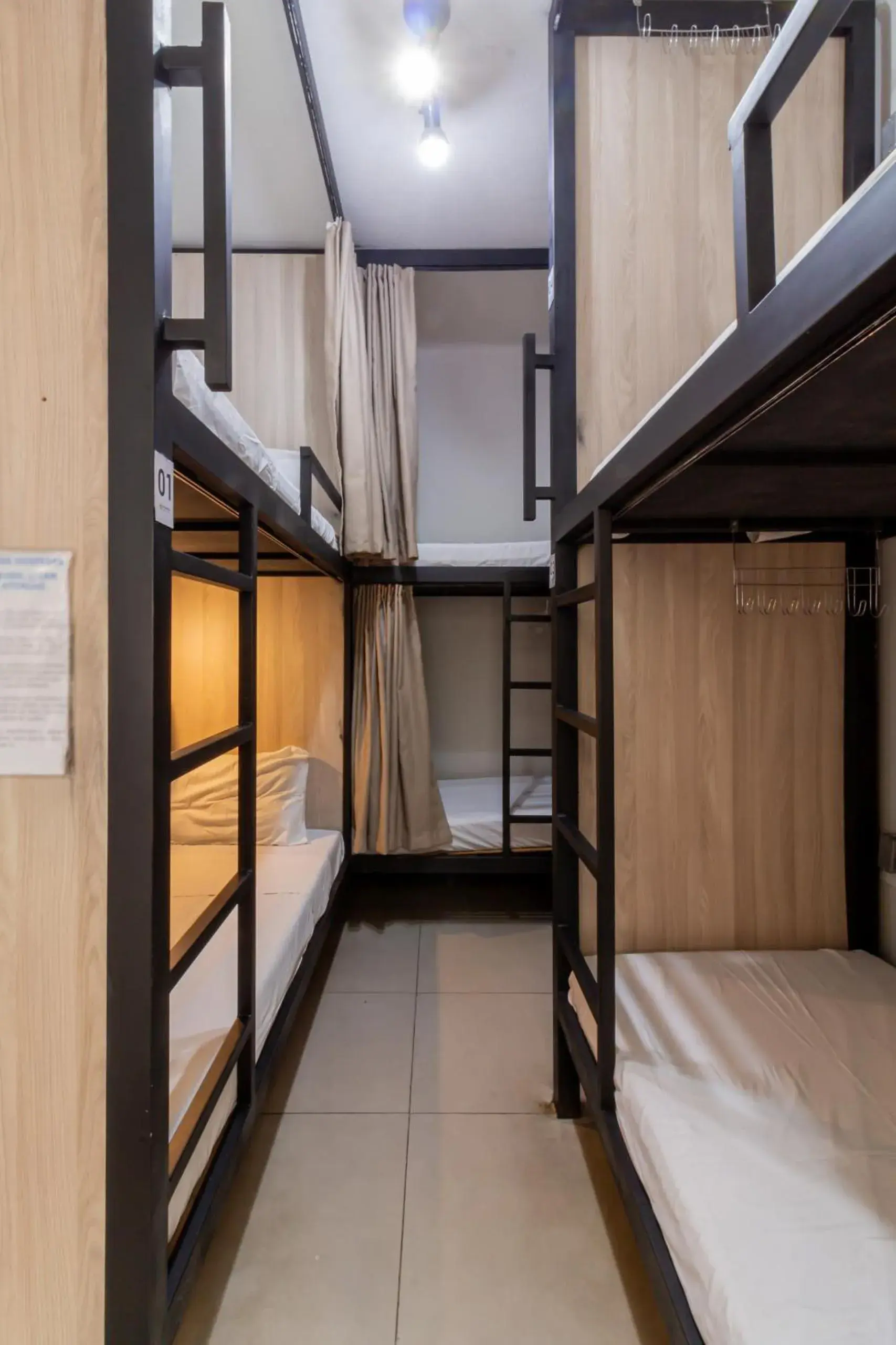 Bed in 6-Bed Mixed Dormitory Room in Hostel Leblon Bed in 6-Bed Mixed Dormitory Room in Hostel Leblon