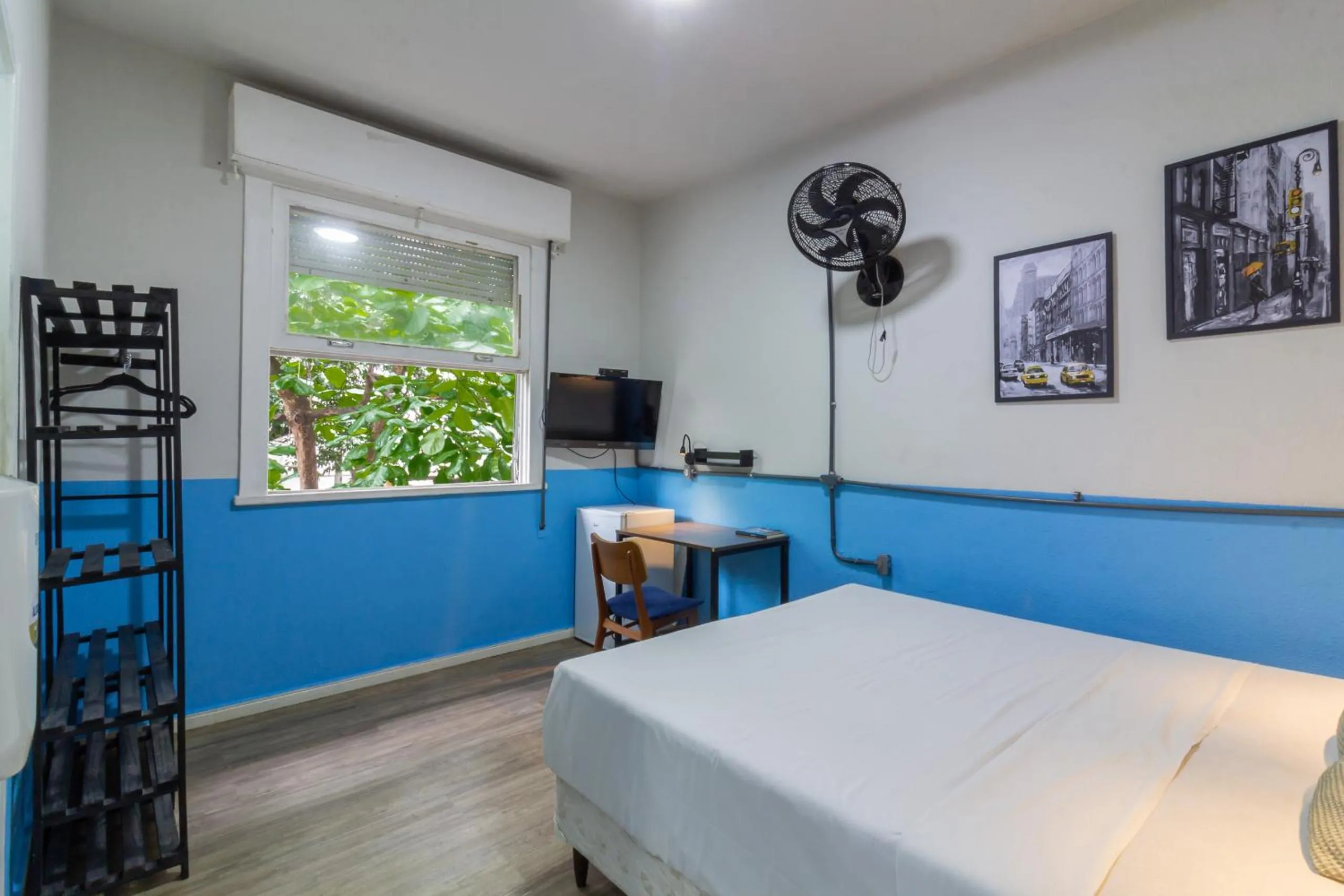 Bed in Hostel Leblon