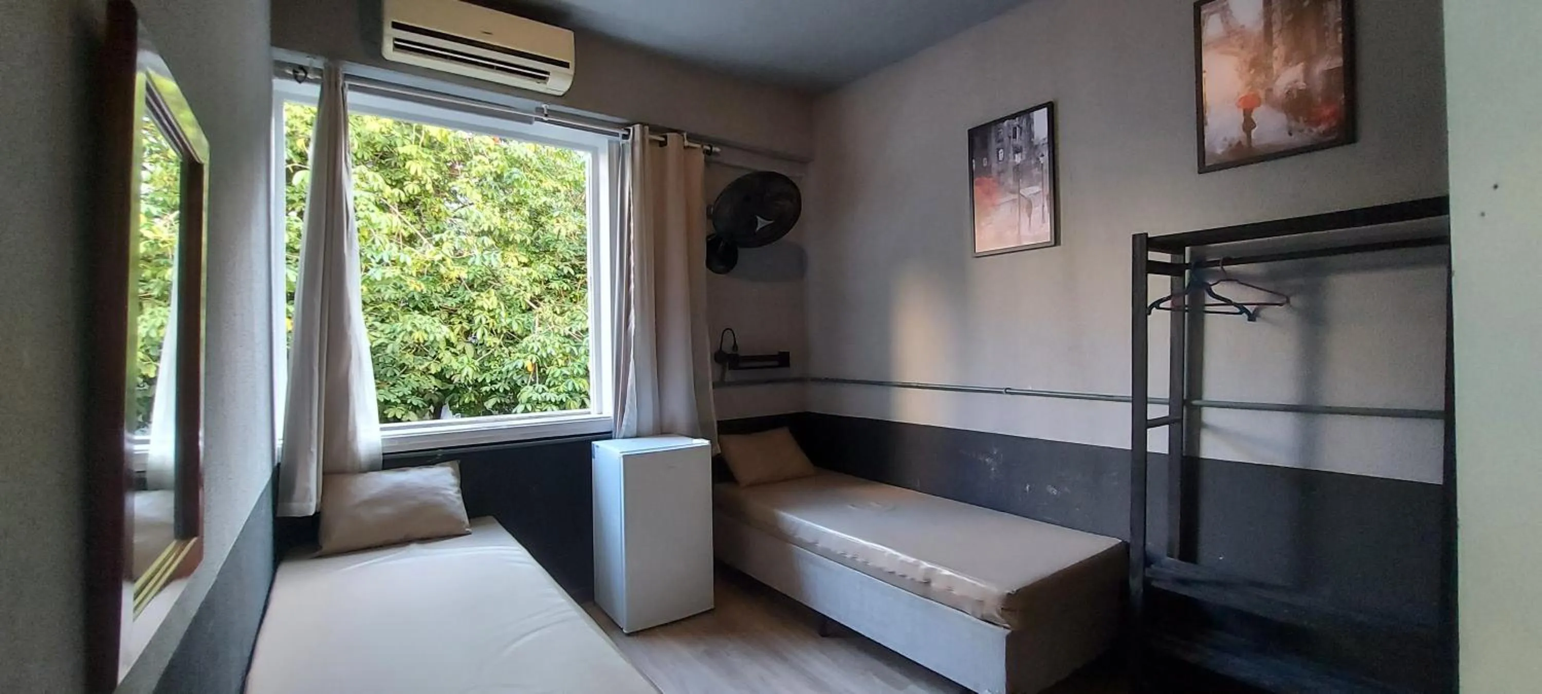 fireplace, Bed in Hostel Leblon