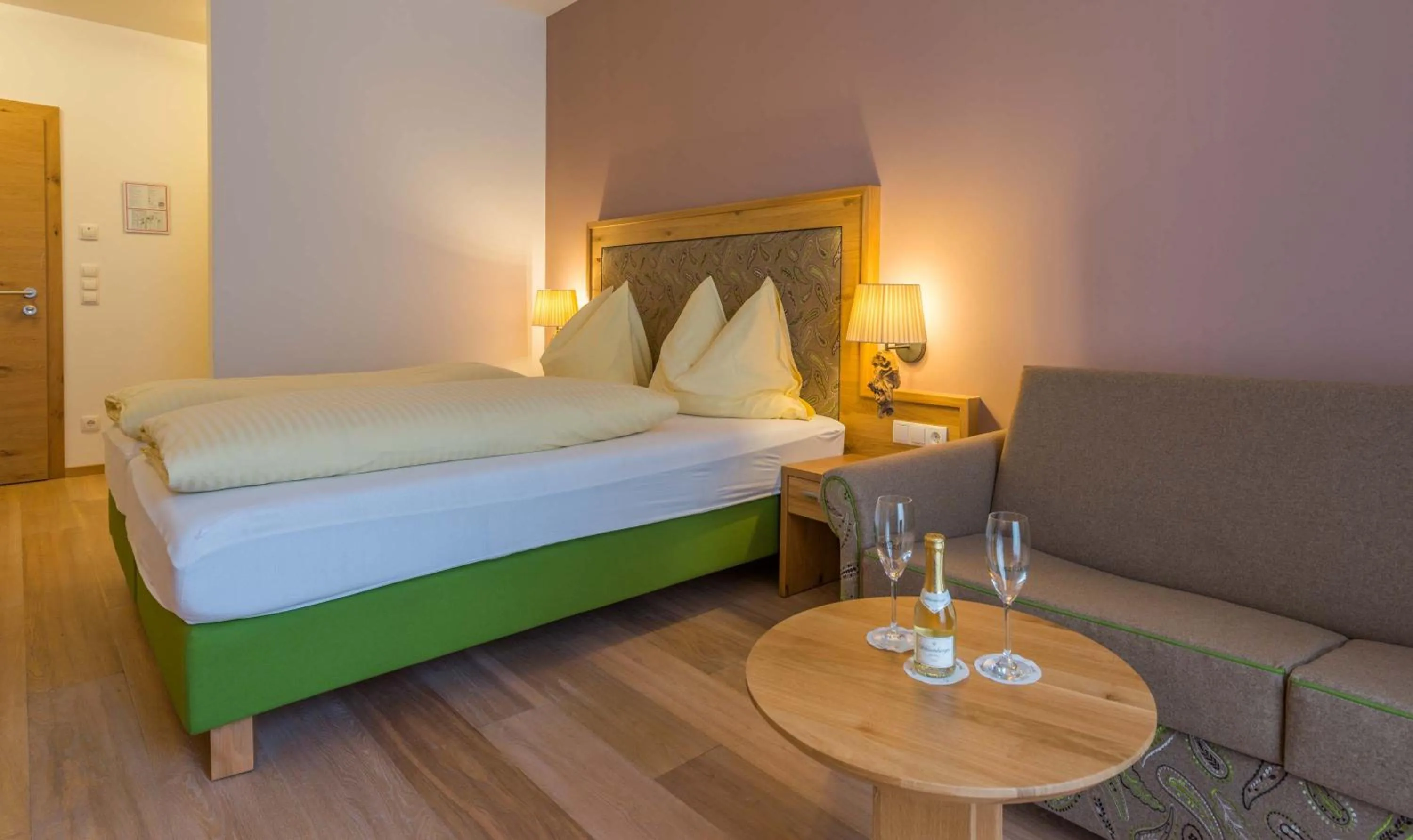 Photo of the whole room, Bed in Posthotel Radstadt