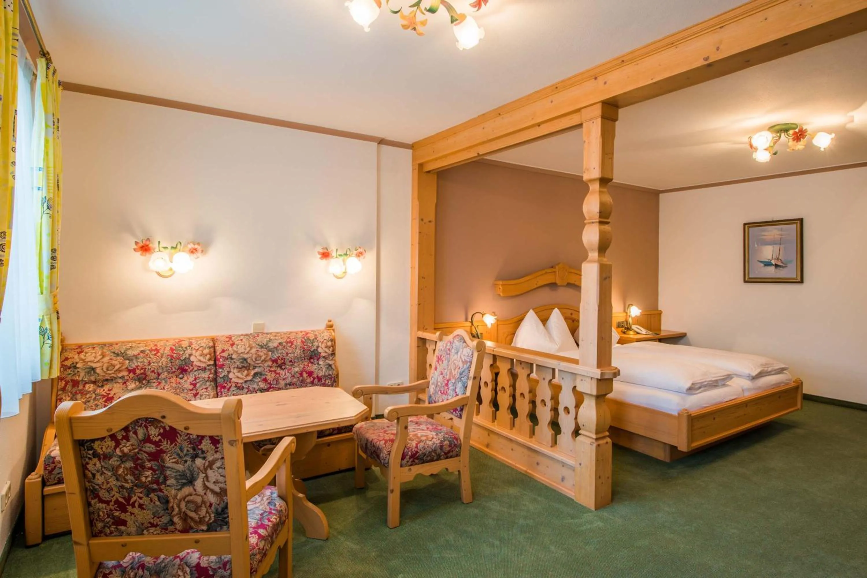 Photo of the whole room, Bed in Posthotel Radstadt