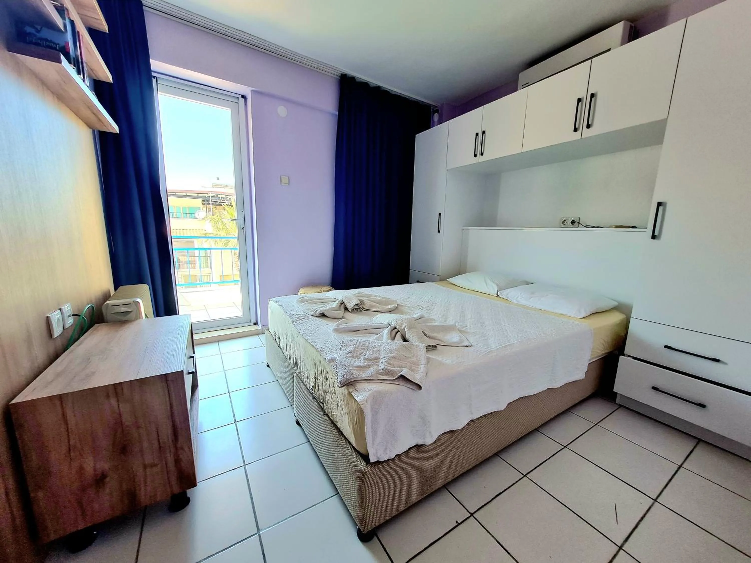 Photo of the whole room, Bed in Domizil Lina Art