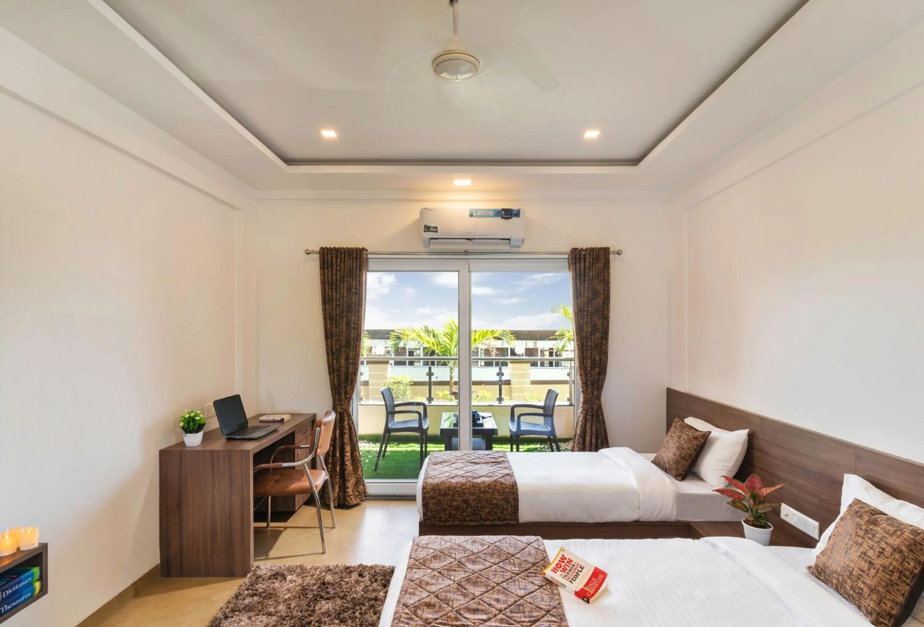 Photo of the whole room, Bed in Blizzard Resort