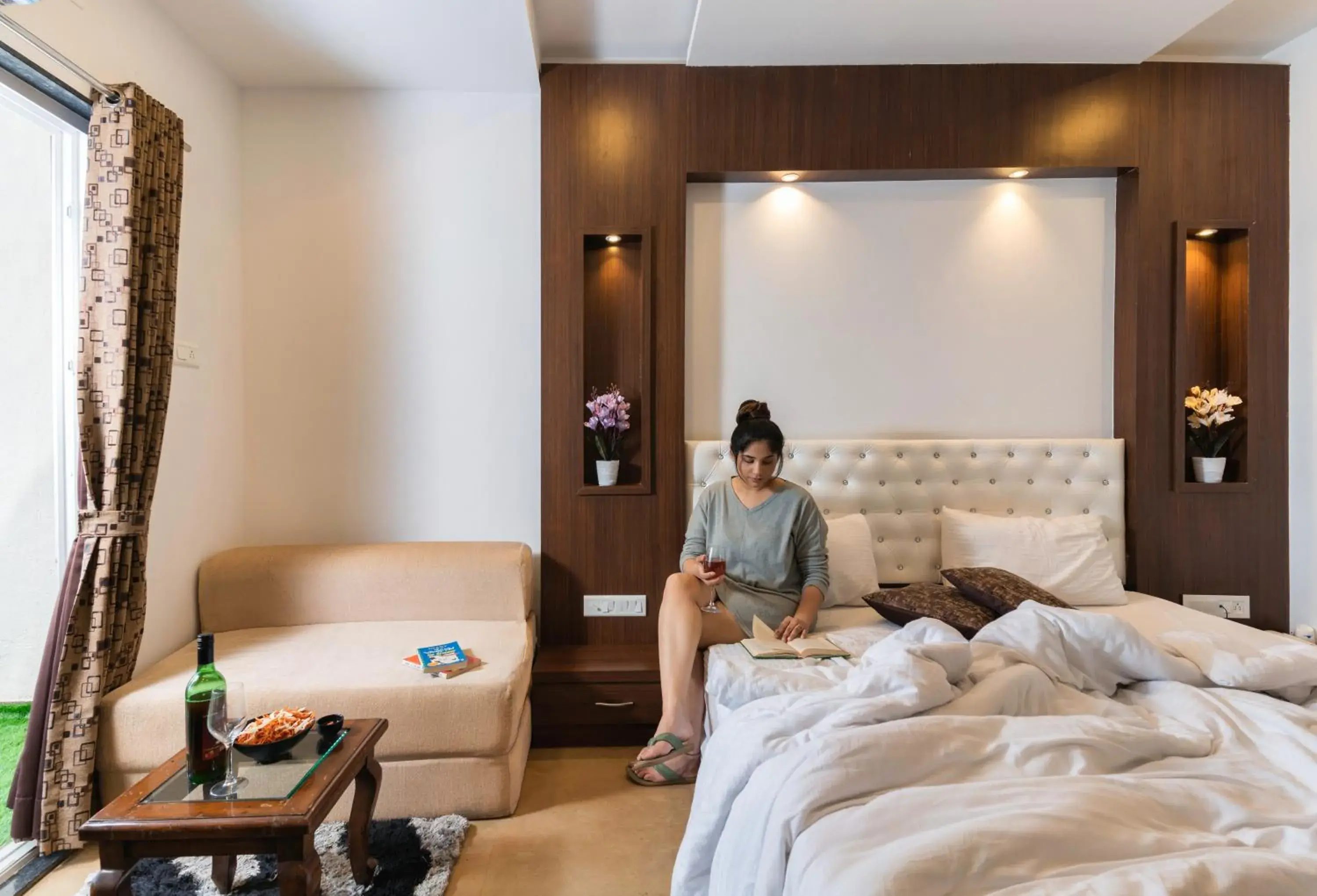 People, Bed in Blizzard Resort People, Bed in Blizzard Resort