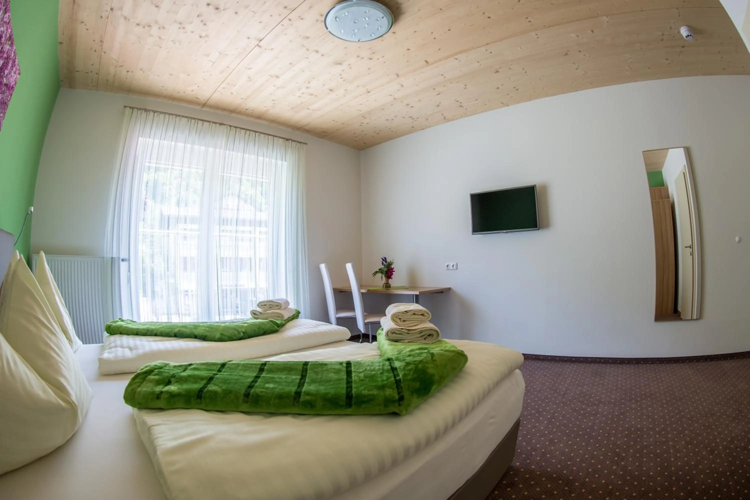 Bedroom, Bed in Gästehaus Krappinger/Pizzeria Mamma Mia