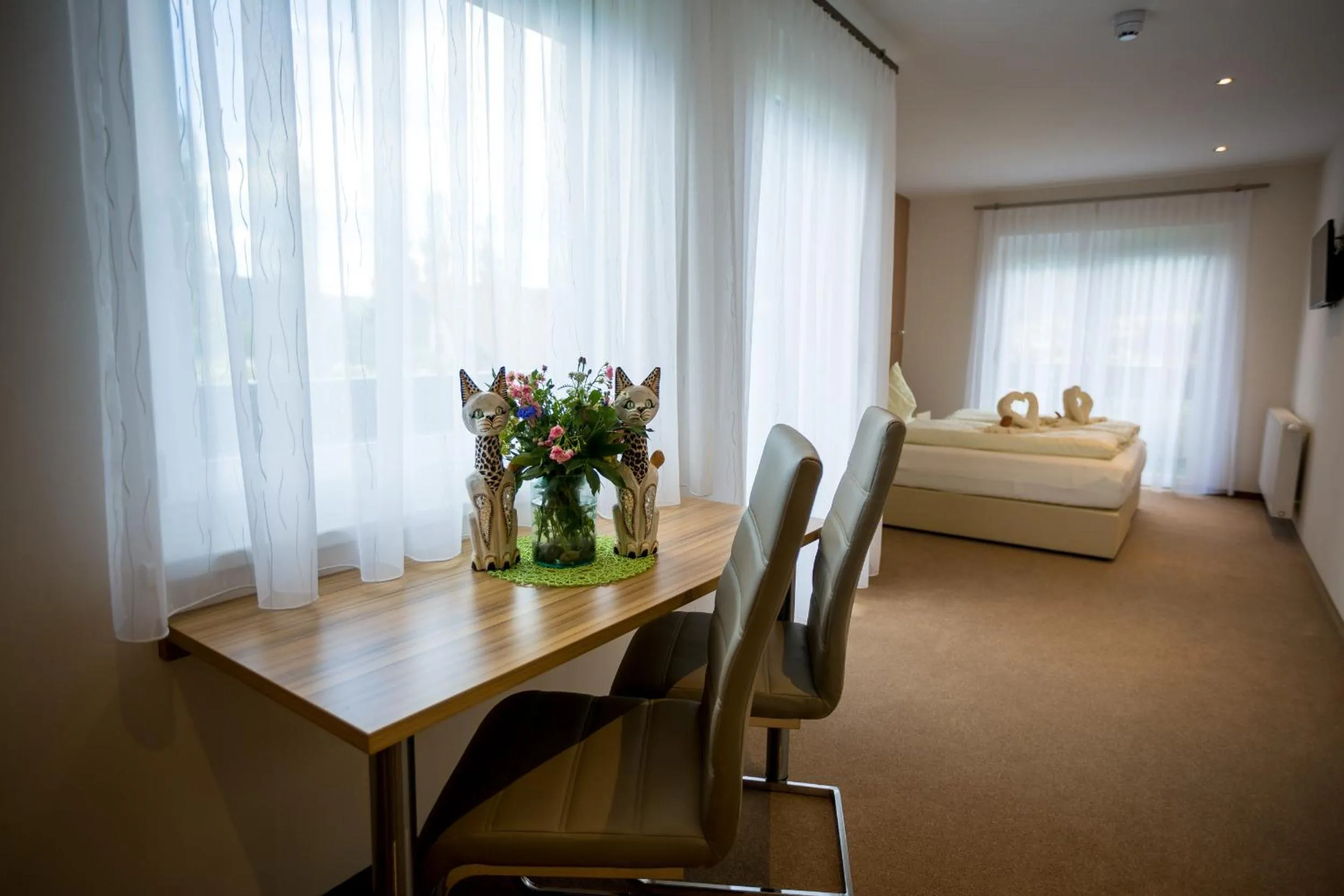 Photo of the whole room, Bed in Gästehaus Krappinger/Pizzeria Mamma Mia