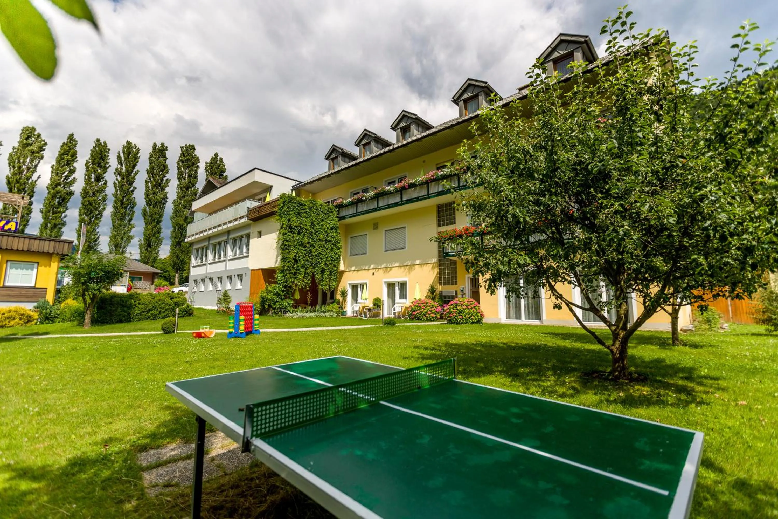 Table tennis in Gästehaus Krappinger/Pizzeria Mamma Mia