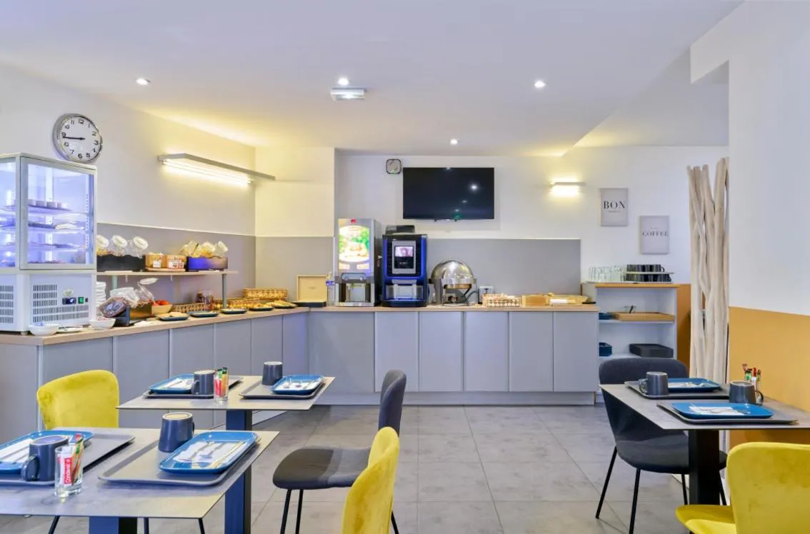 TV and multimedia in Adonis Hotel Strasbourg