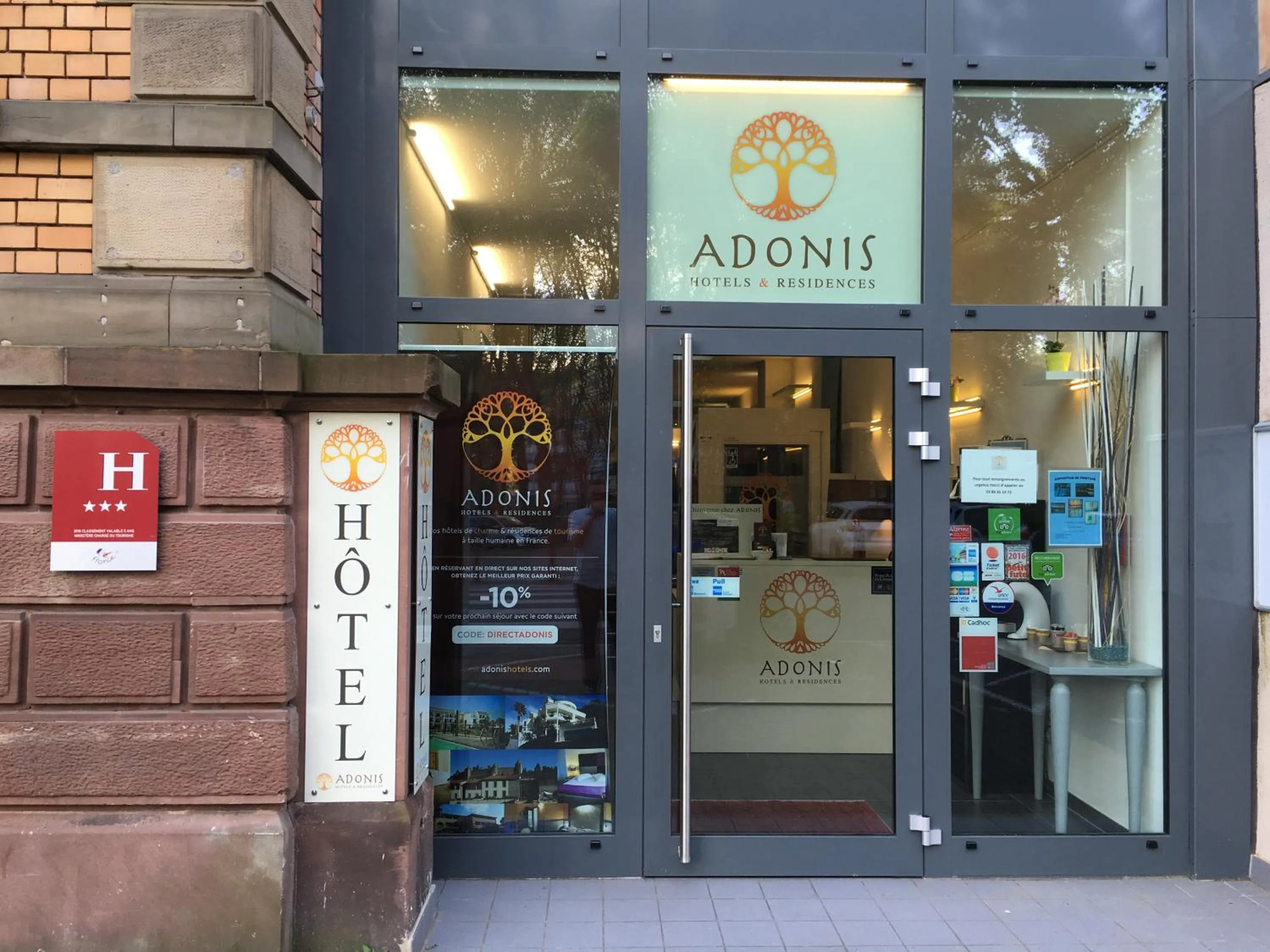 Facade/entrance in Adonis Hotel Strasbourg