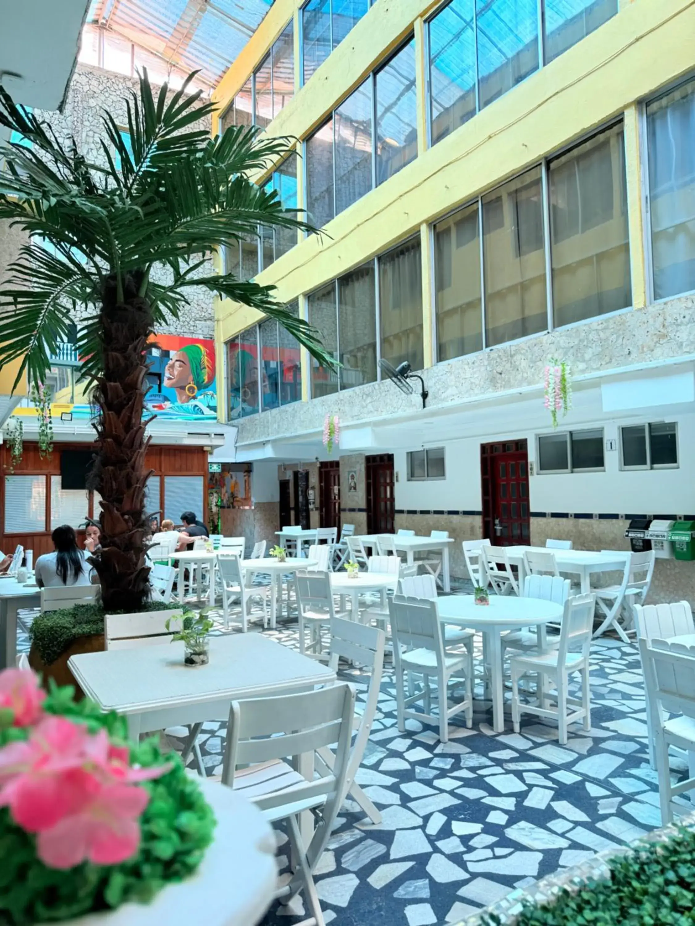 Property building in Hotel Toledo FL Property building in Hotel Toledo FL