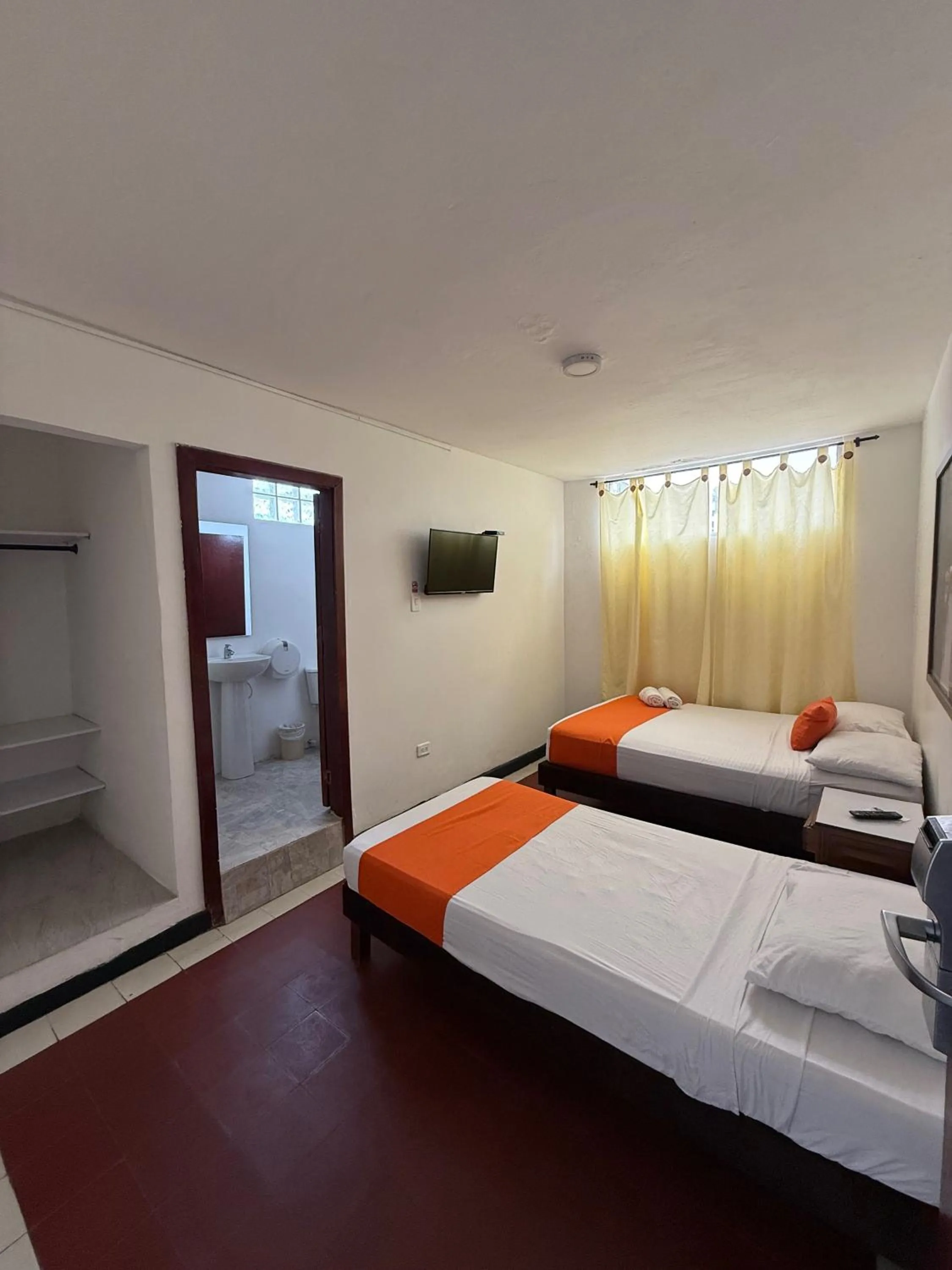 Bed in Hotel Toledo FL