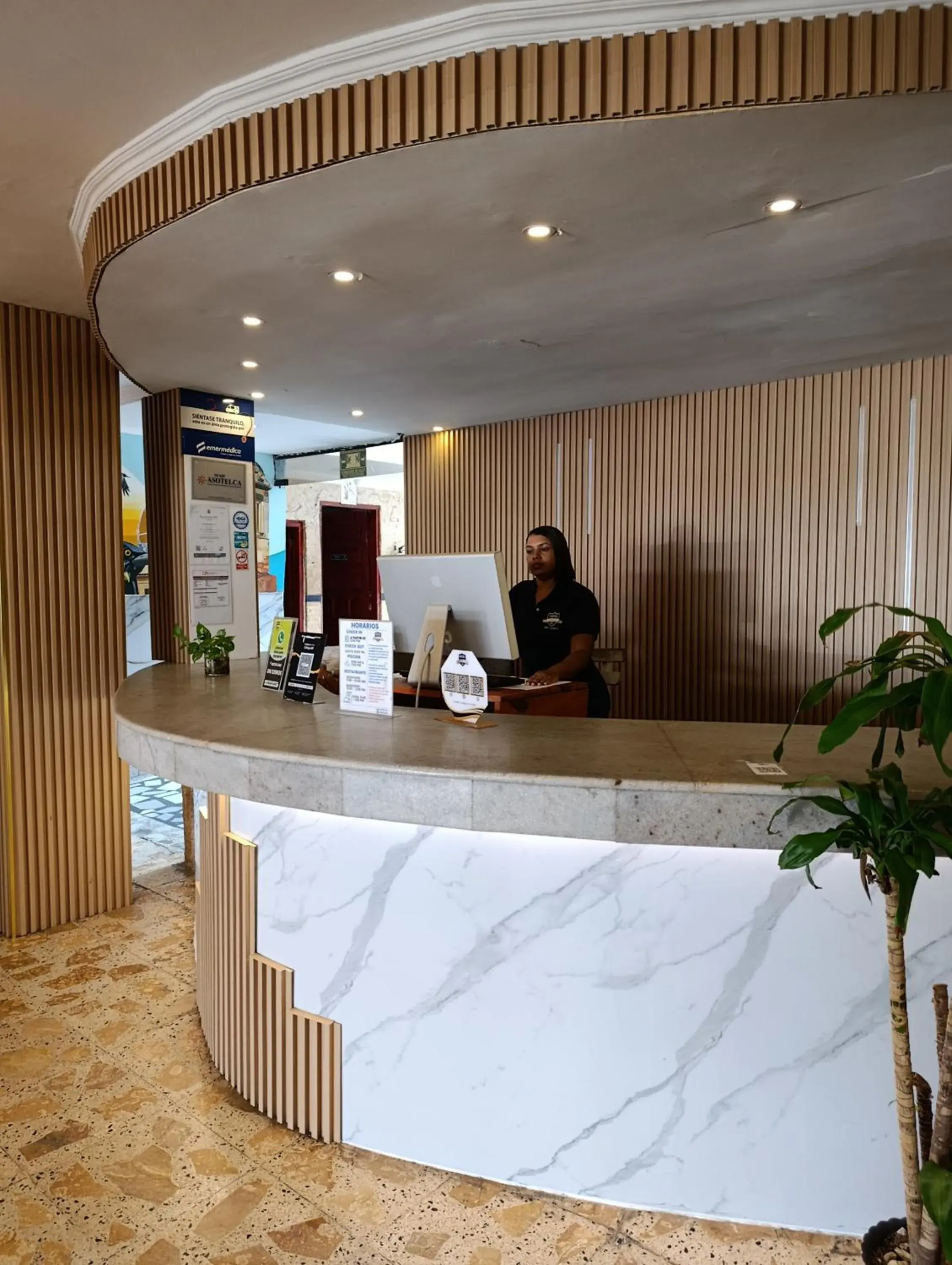 Property building in Hotel Toledo FL Property building in Hotel Toledo FL