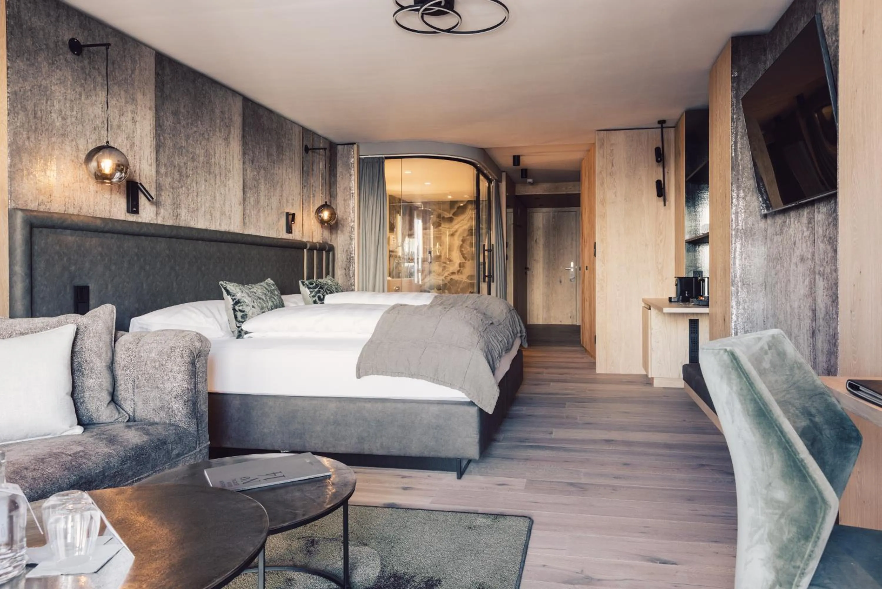 Photo of the whole room, Bed in Hotel Schöne Aussicht