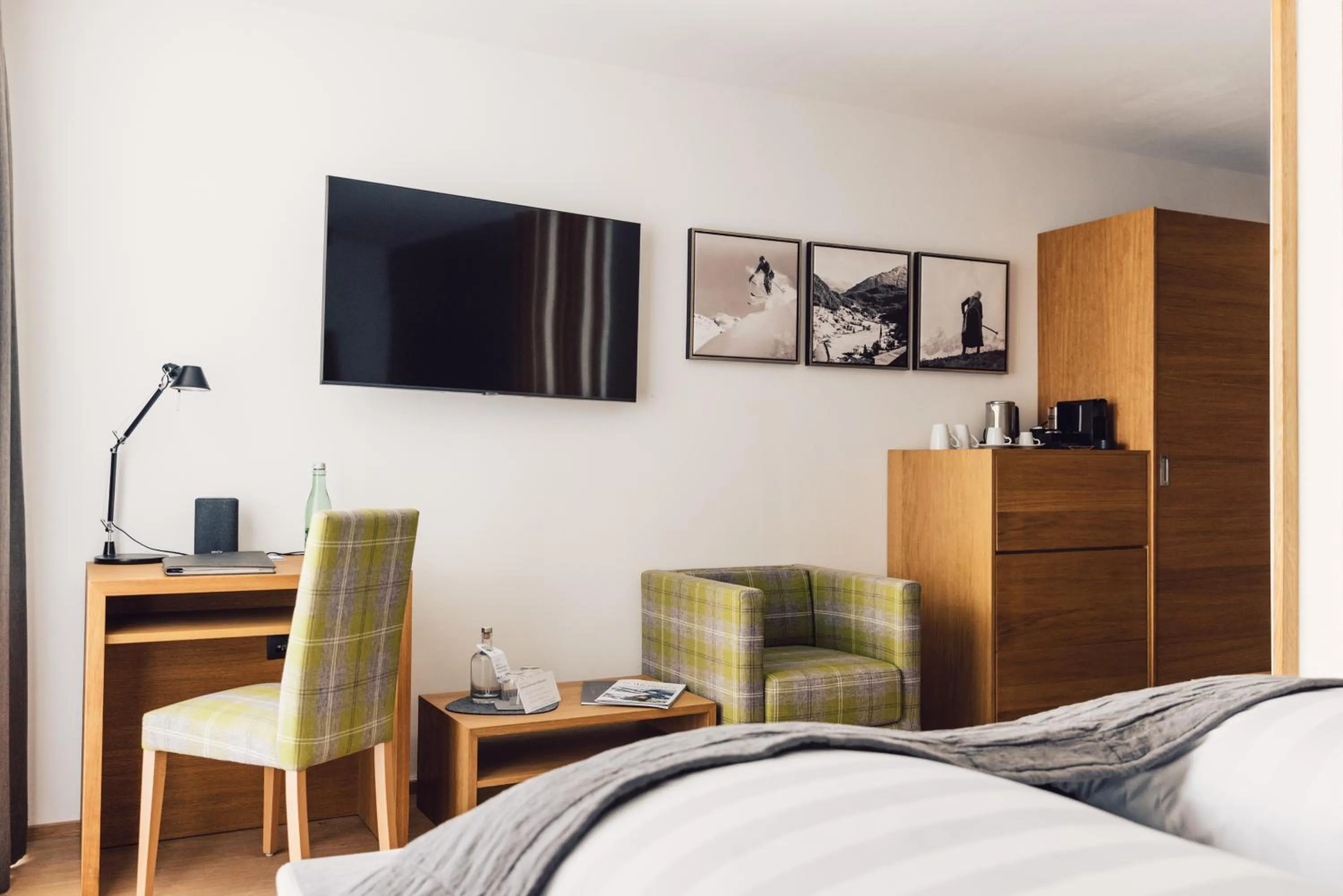 Photo of the whole room, Bed in Hotel Schöne Aussicht