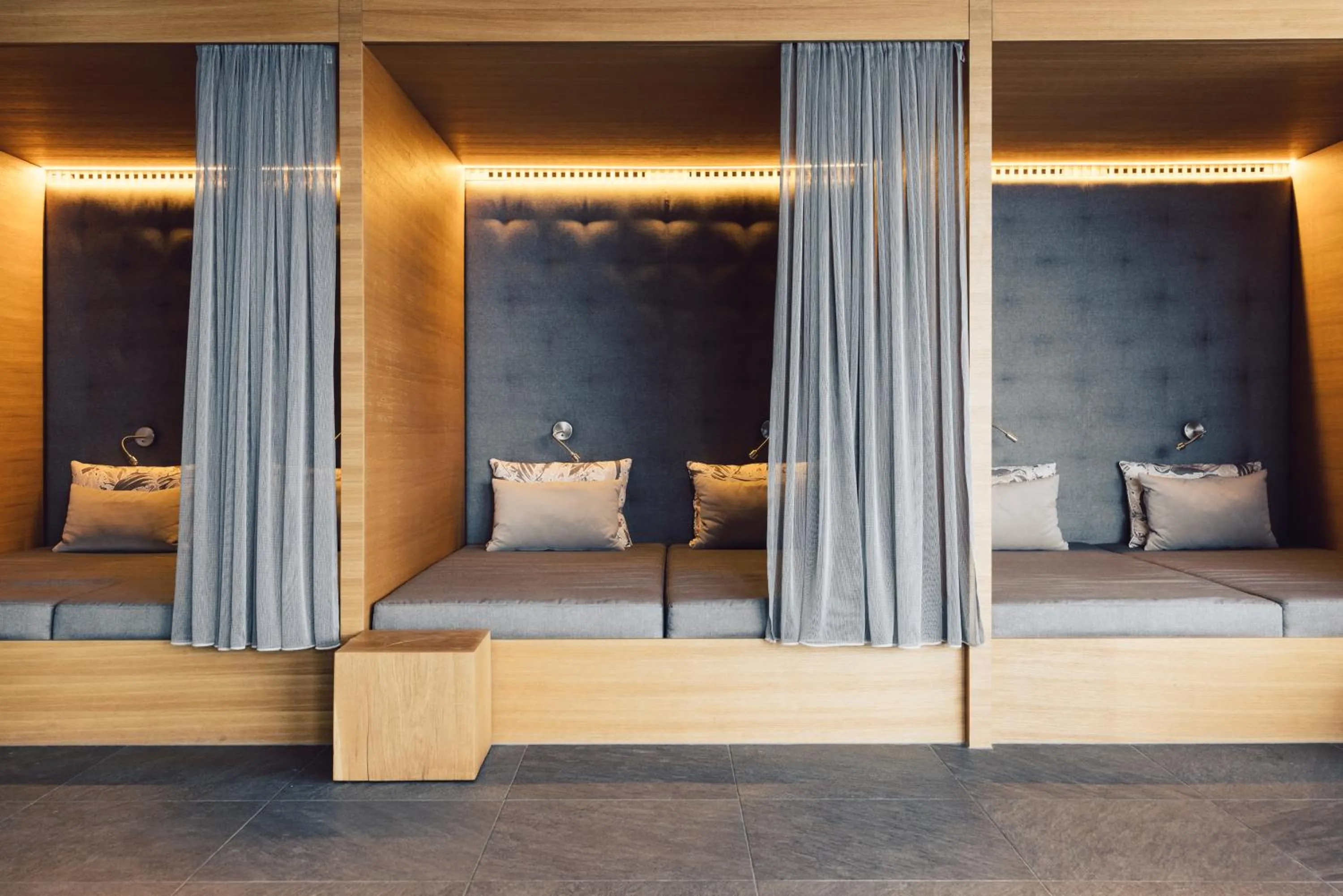 Spa and wellness centre/facilities, Bed in Hotel Schöne Aussicht