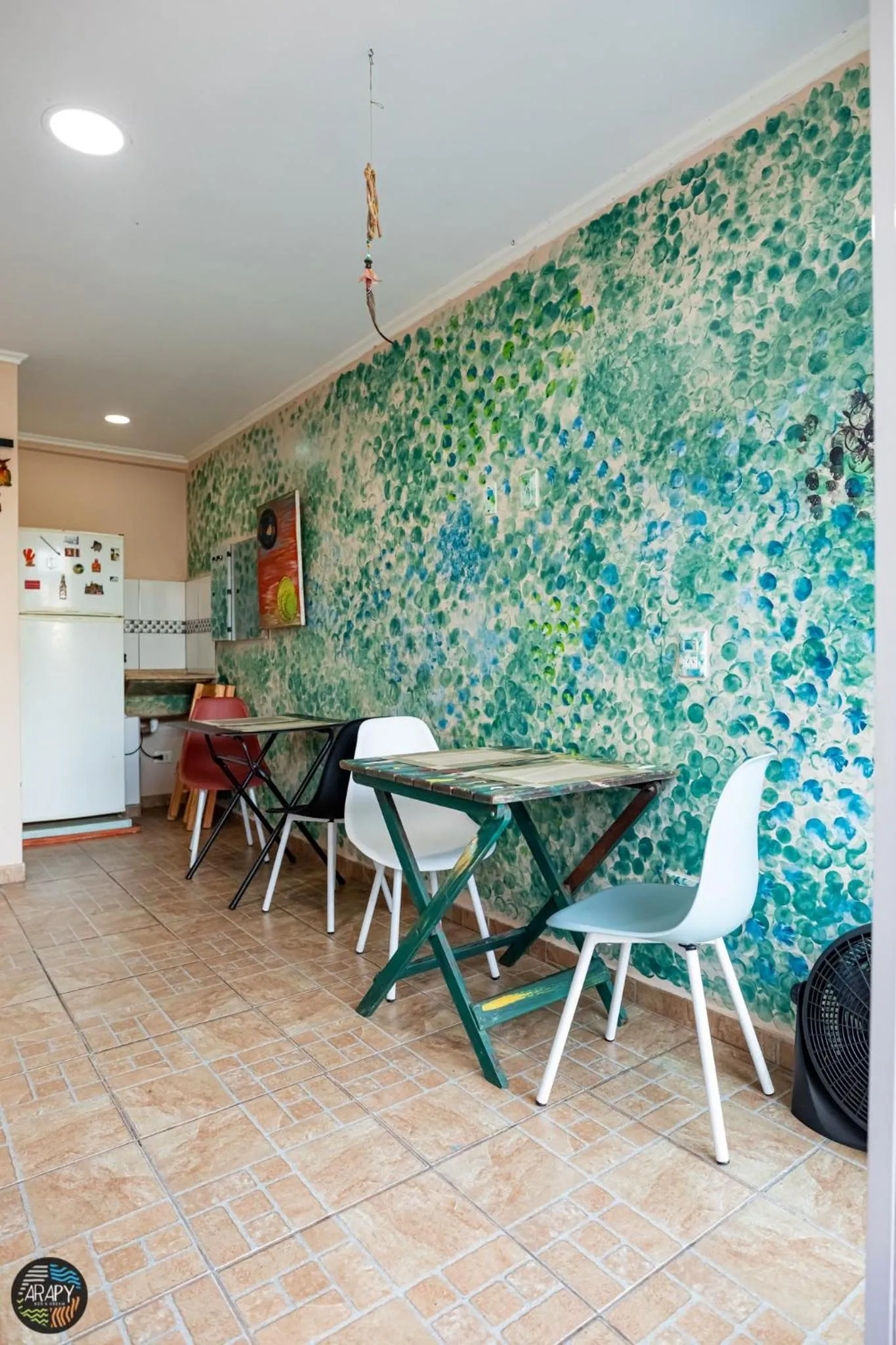 Communal kitchen in Arapy Bed and Dream