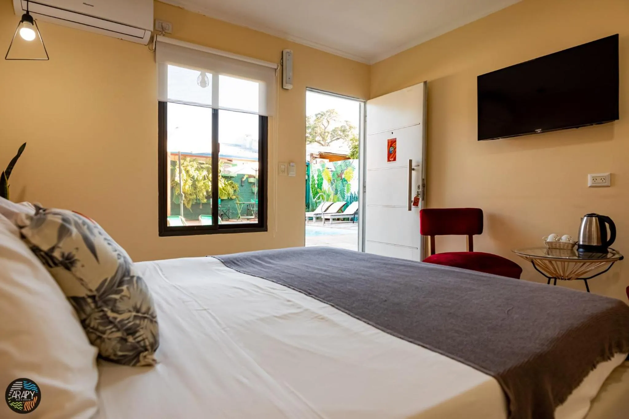 Photo of the whole room, Bed in Arapy Bed and Dream