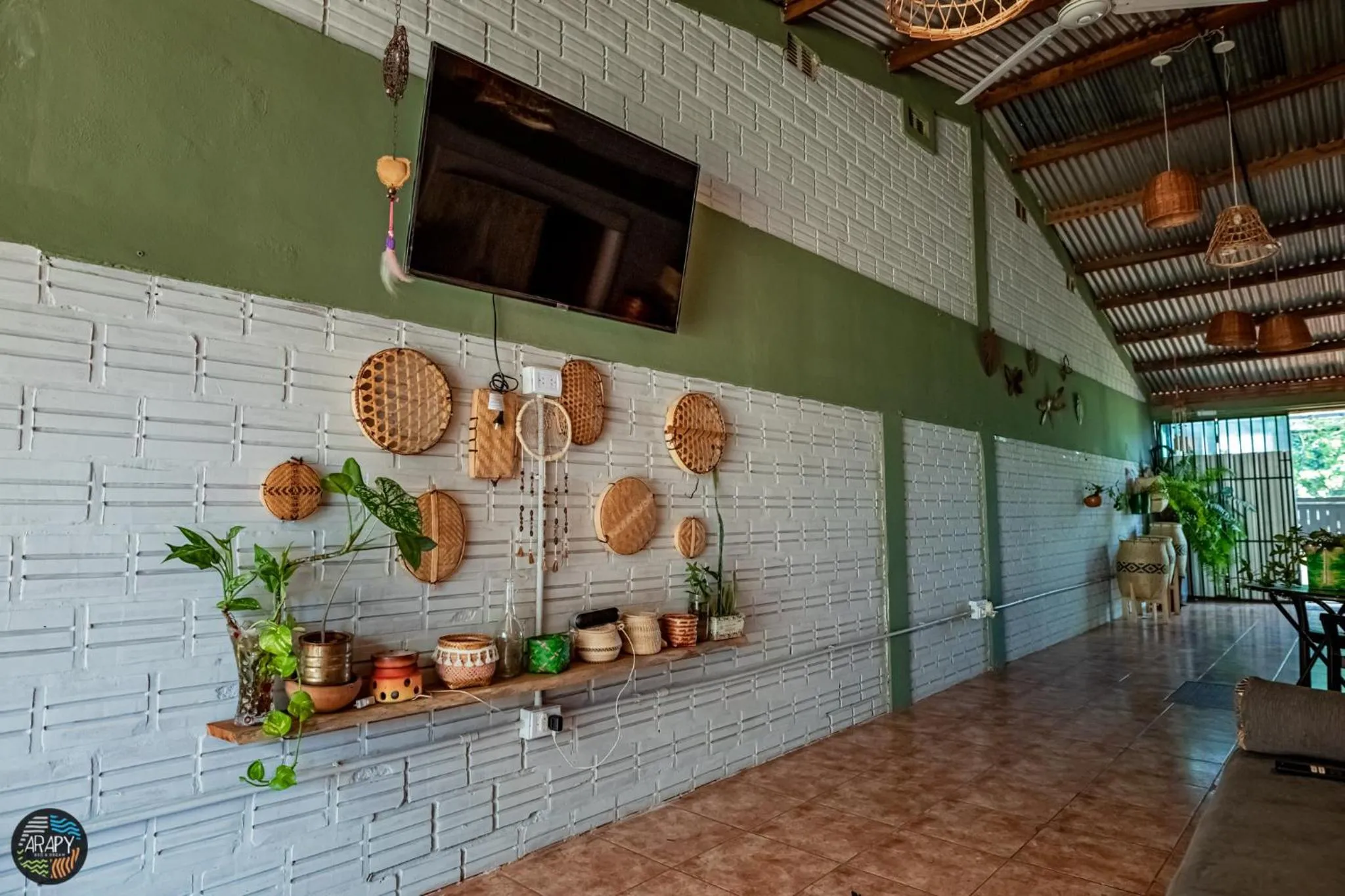 Communal lounge/ TV room in Arapy Bed and Dream