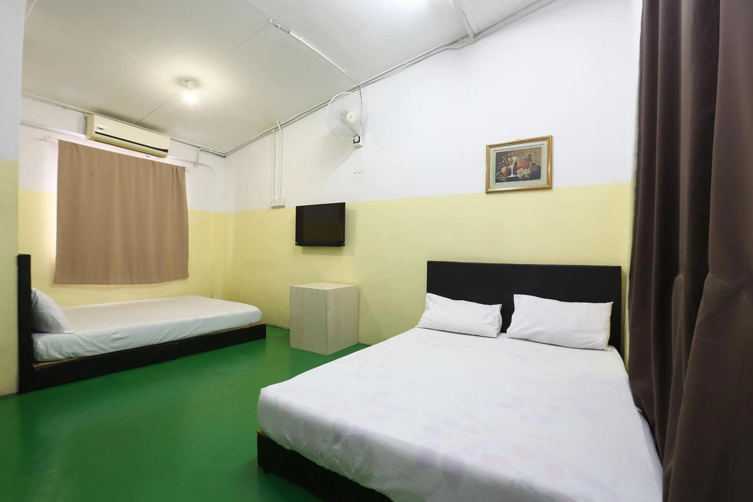 Bedroom, Bed in Hotel O Innap Kota Bharu