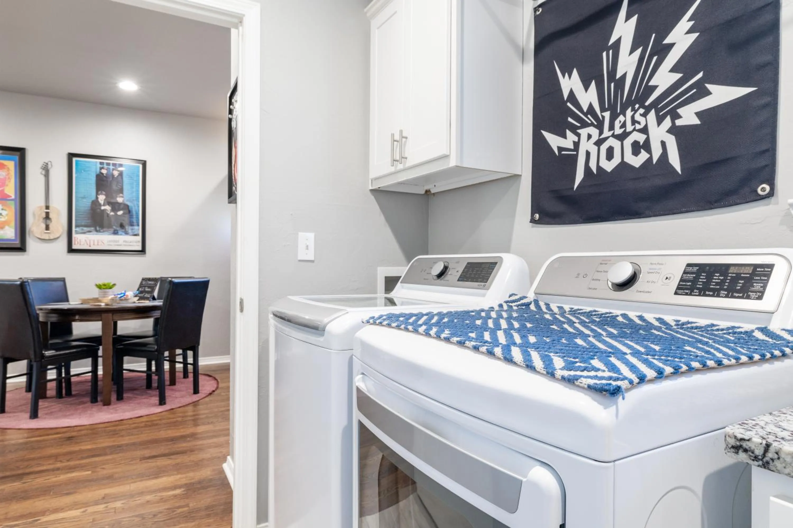 Rock & Roll House, Fiber Internet, ROKU TV, Washer & Dryer, by DT Chickasha & Leg Lamp!