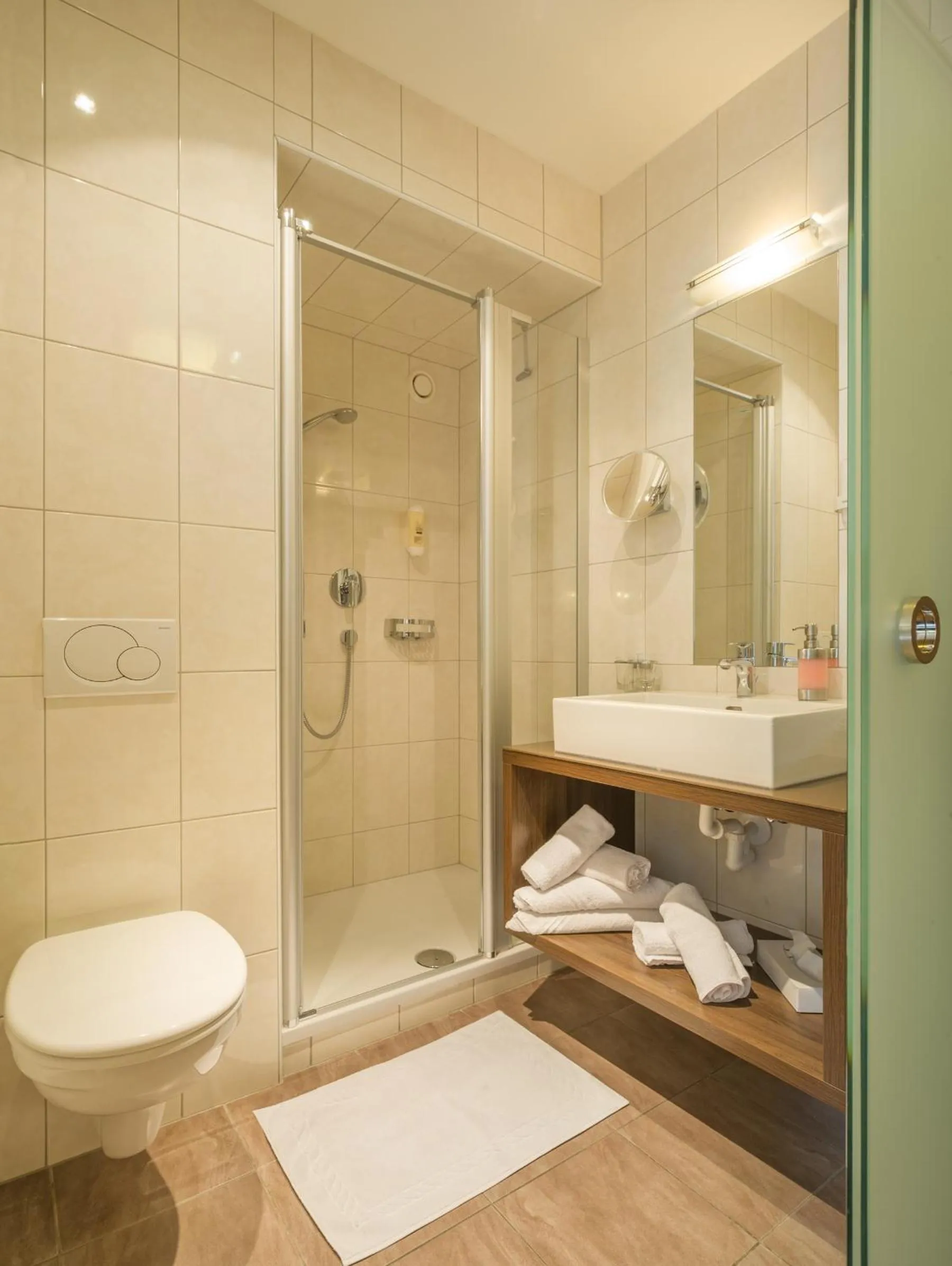 Bathroom in Ferienhof Neusacher Moser