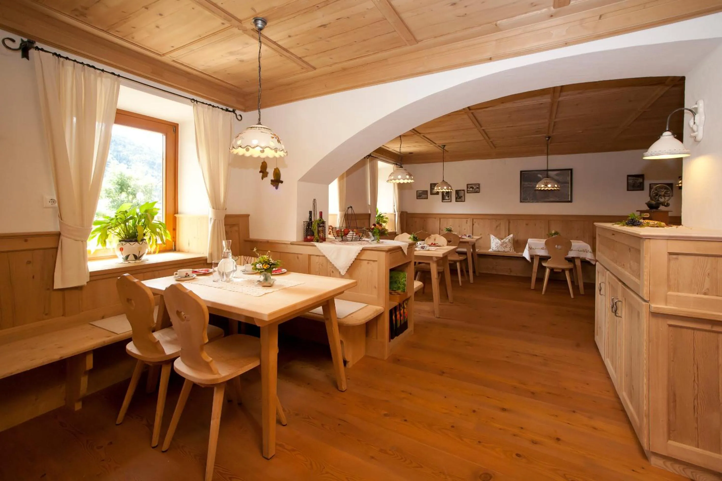 Restaurant/places to eat in Ferienhof Neusacher Moser