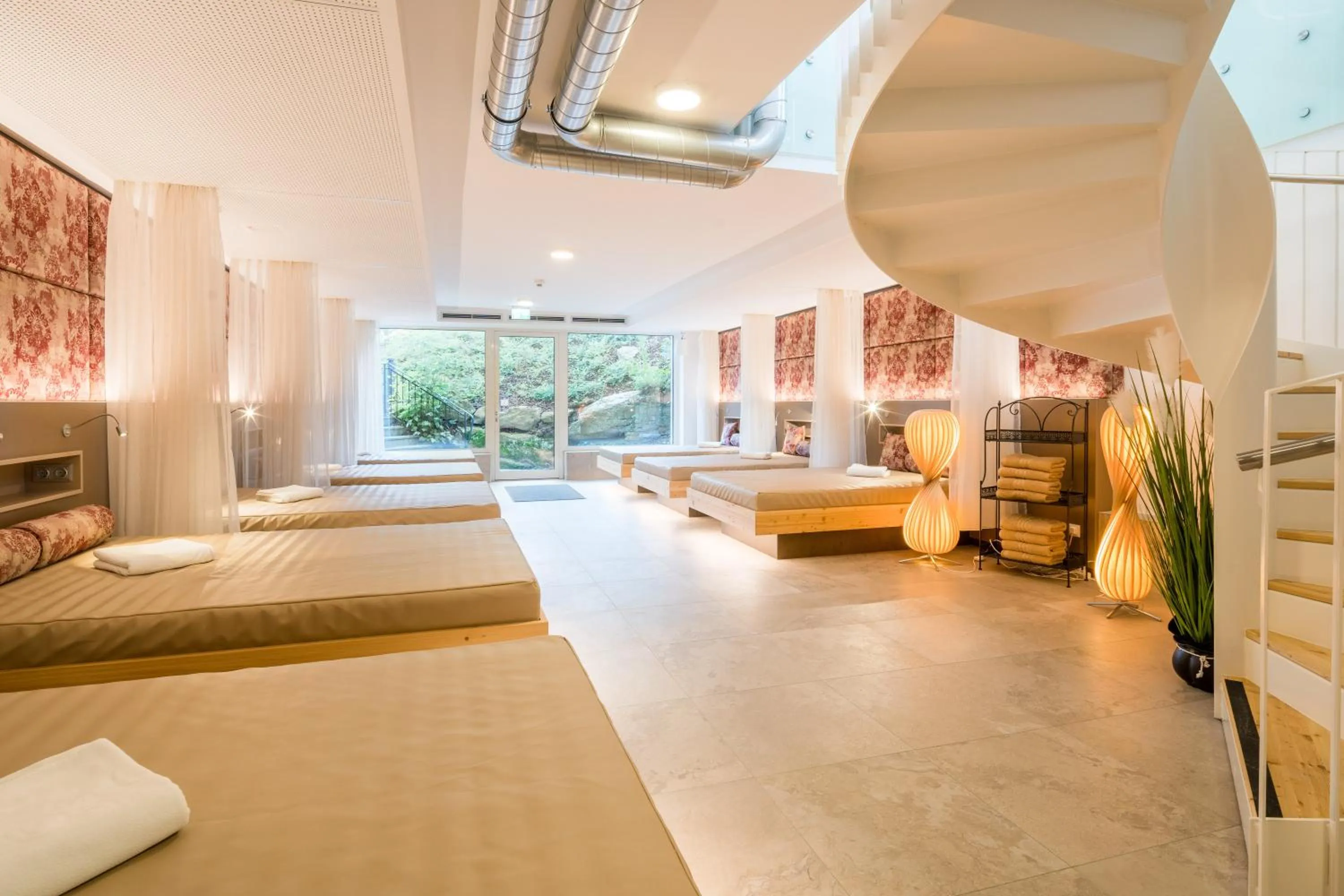 Property building, Bed in Schlosshotel Rosenau Superior