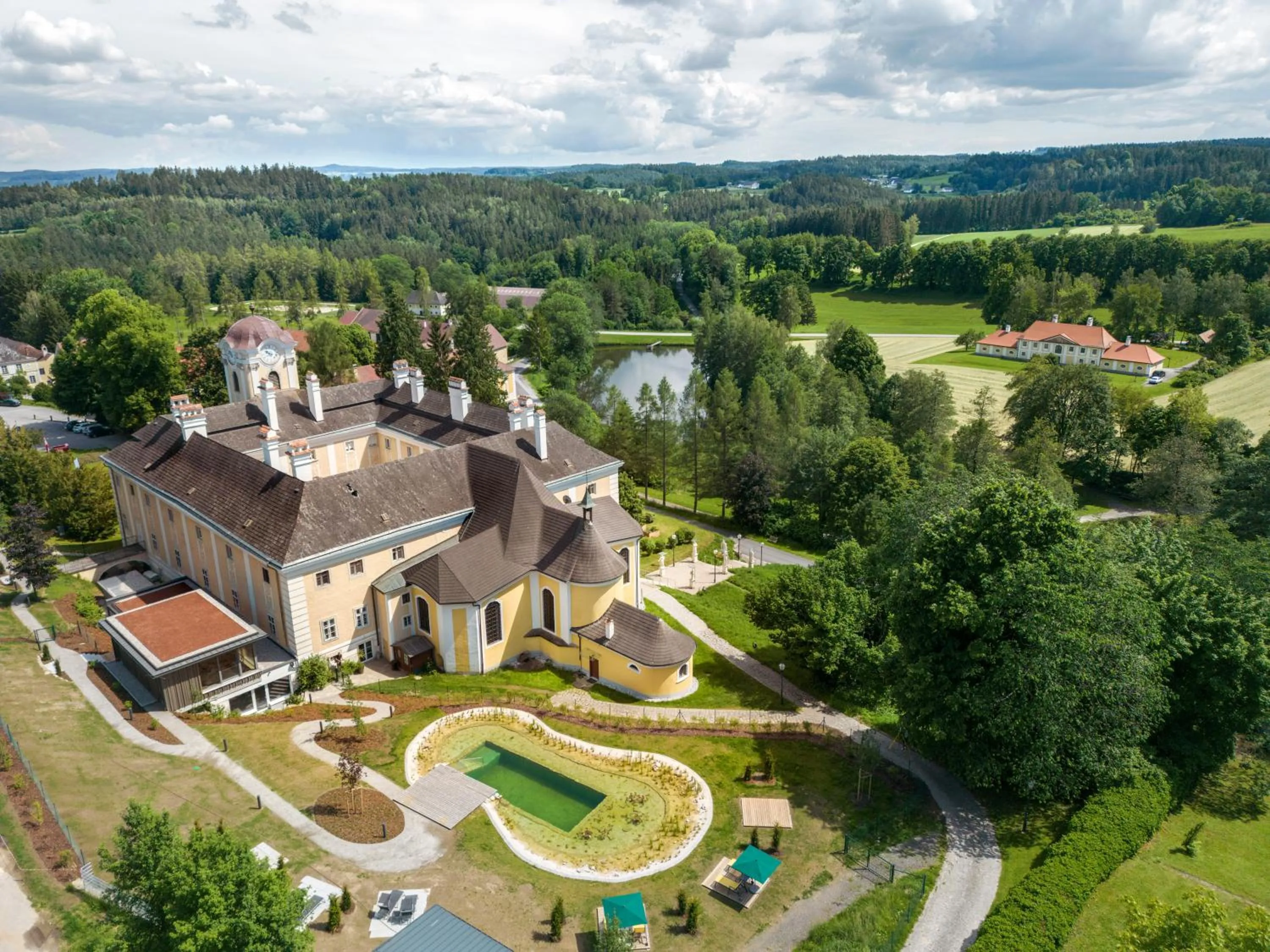 Property building in Schlosshotel Rosenau Superior