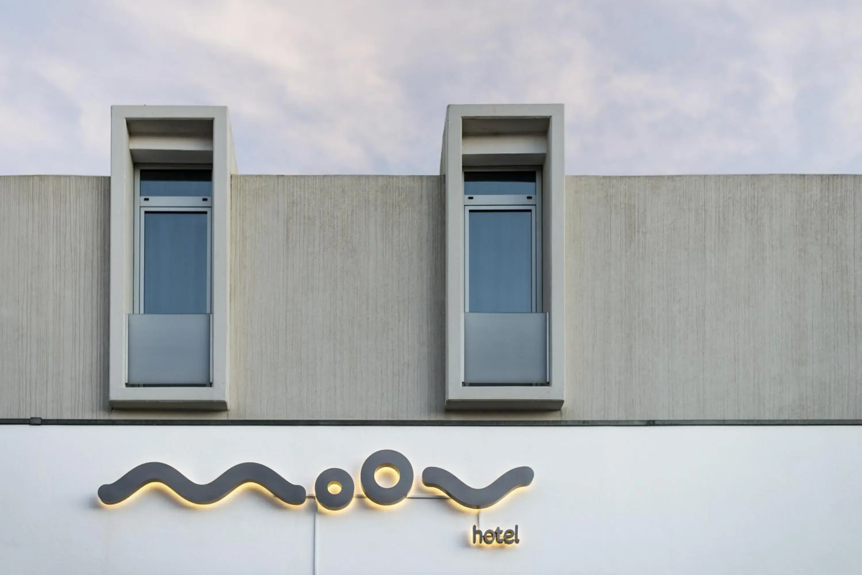 Facade/entrance in Moov Hotel Évora Facade/entrance in Moov Hotel Évora