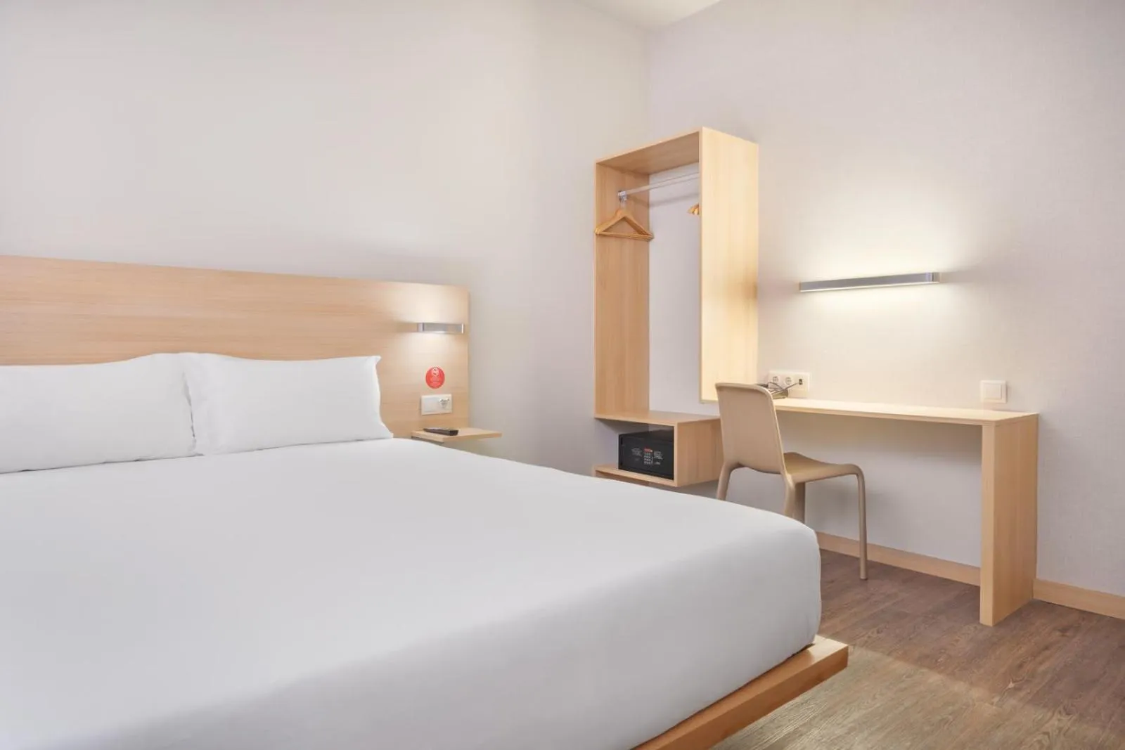 Bed in Moov Hotel Évora