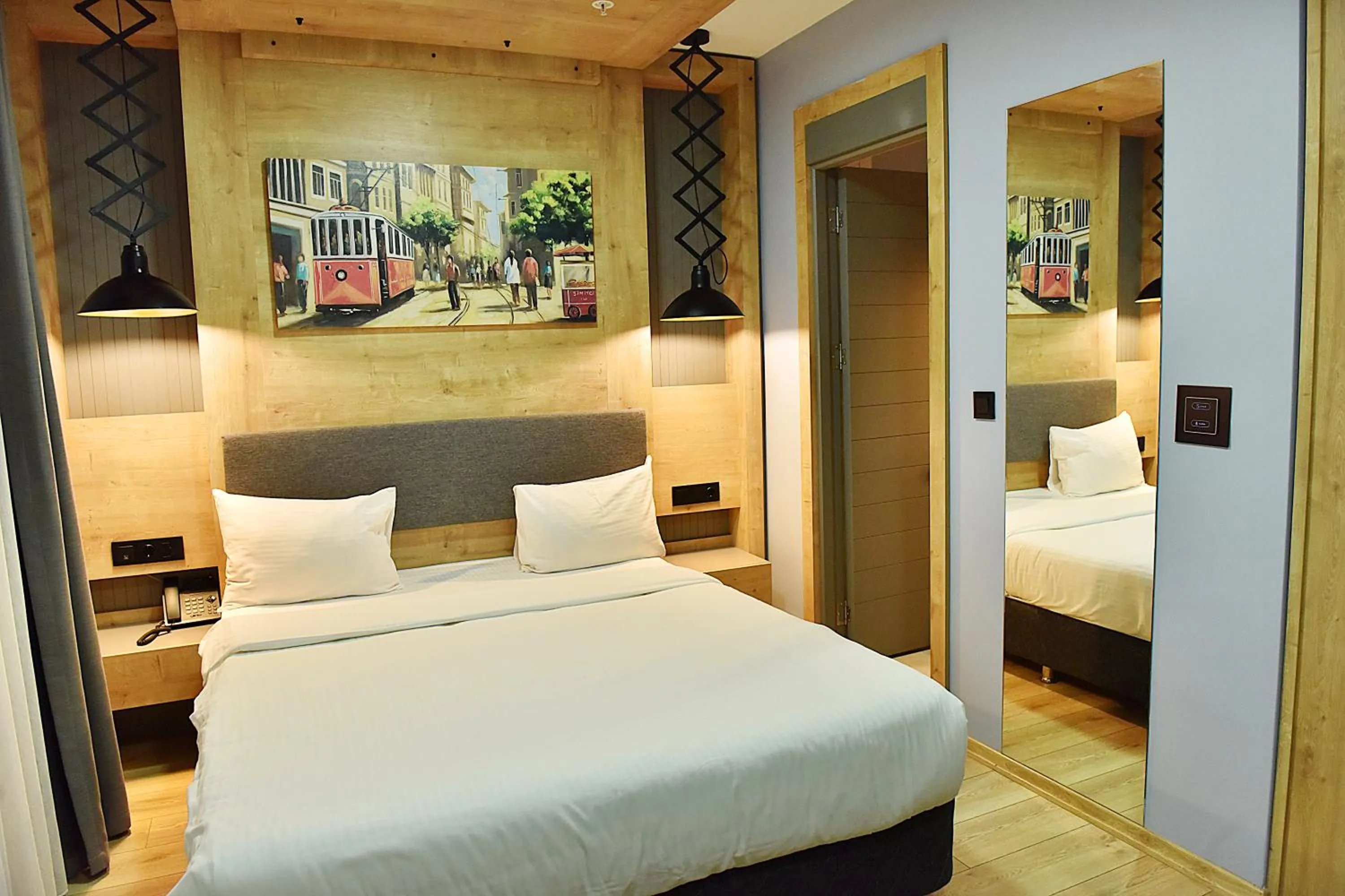 Photo of the whole room, Bed in Kerthill Hotel