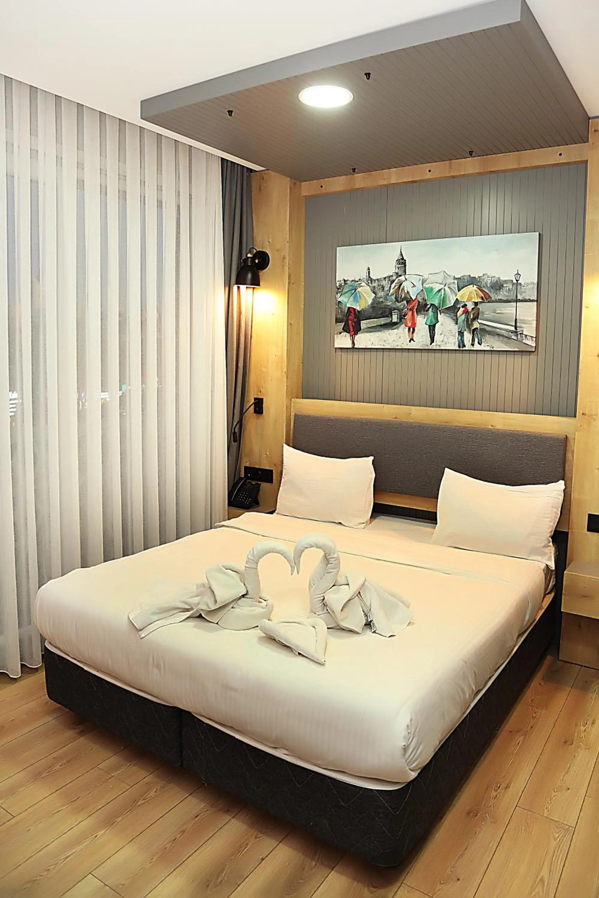 Photo of the whole room, Bed in Kerthill Hotel