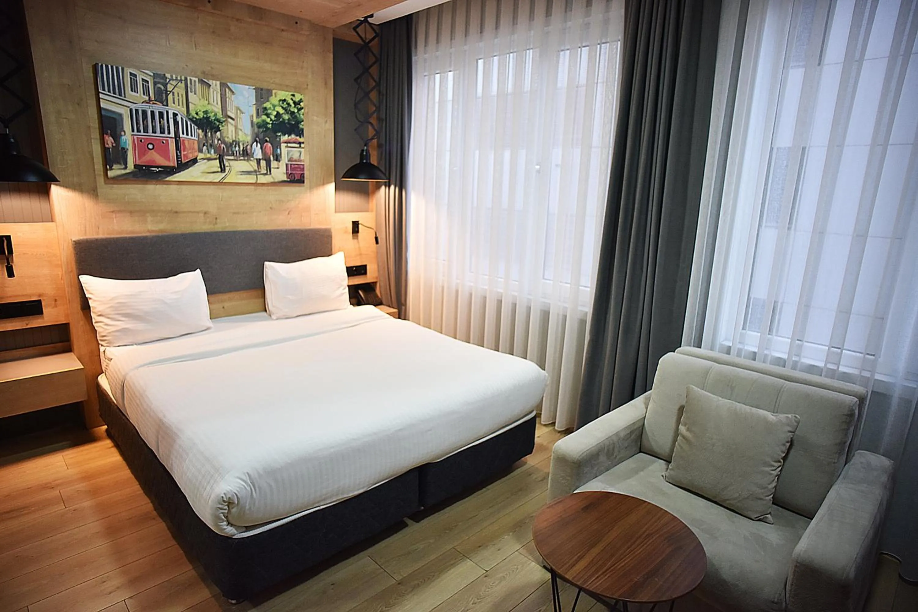 Photo of the whole room, Bed in Kerthill Hotel