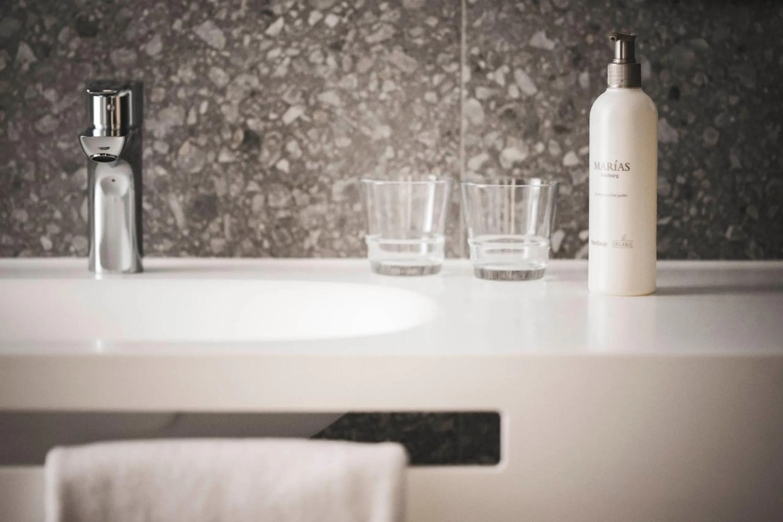 Bathroom in Sportlers Lodge Sölden lifestyle-lässig-anders