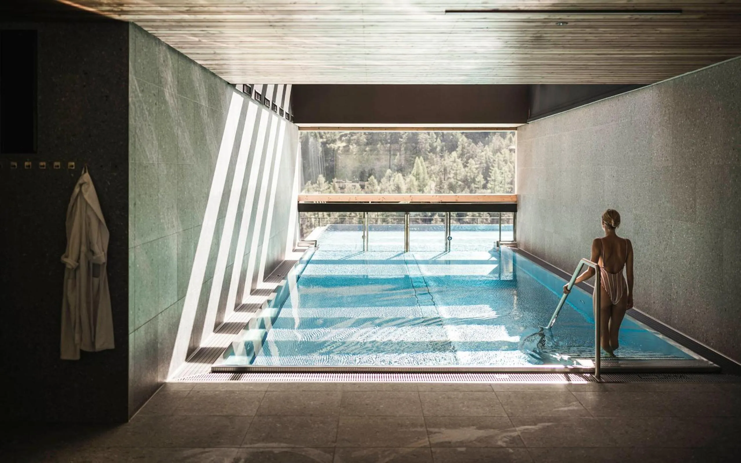 Swimming pool in Sportlers Lodge Sölden lifestyle-lässig-anders