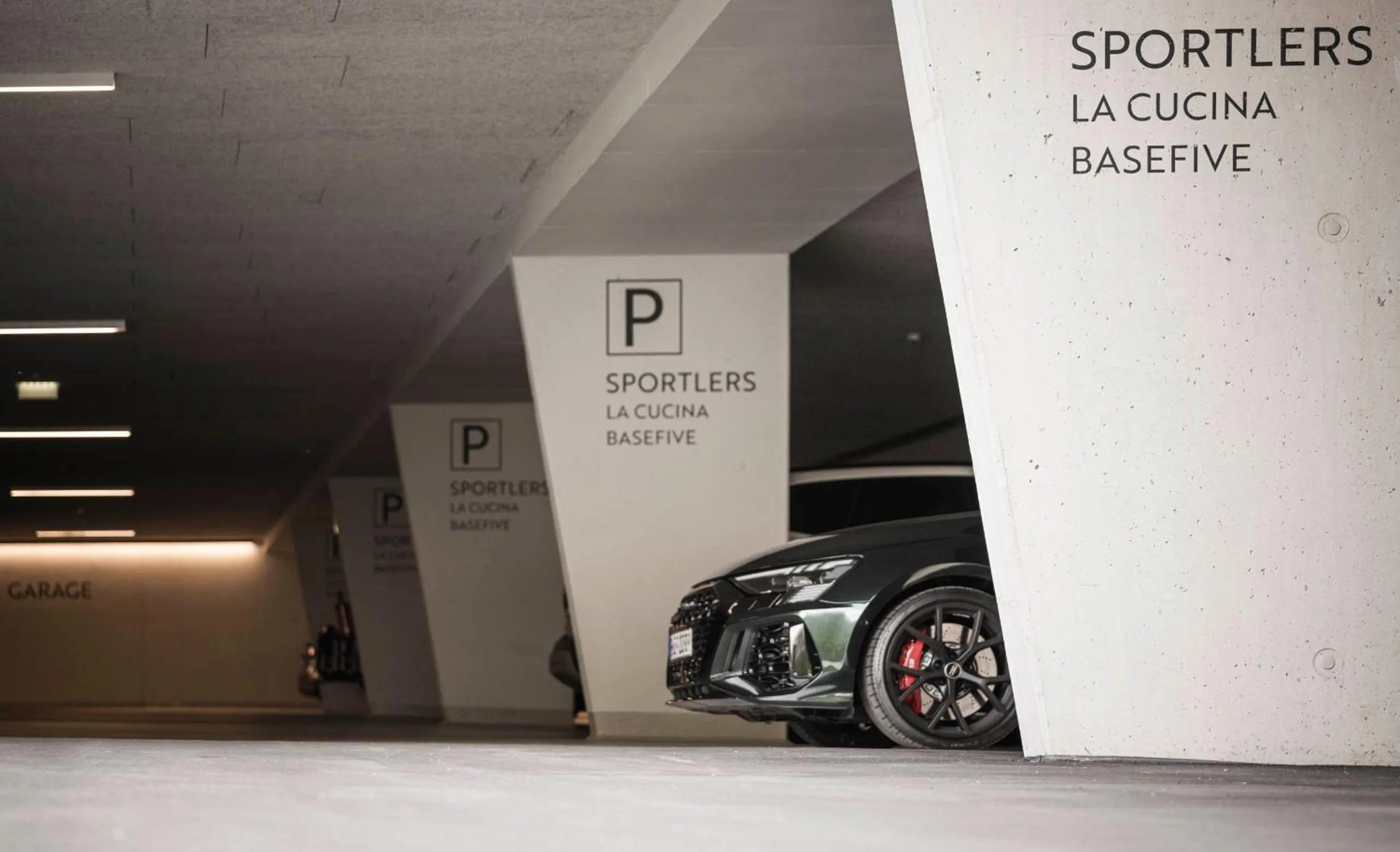 Parking in Sportlers Lodge Sölden lifestyle-lässig-anders