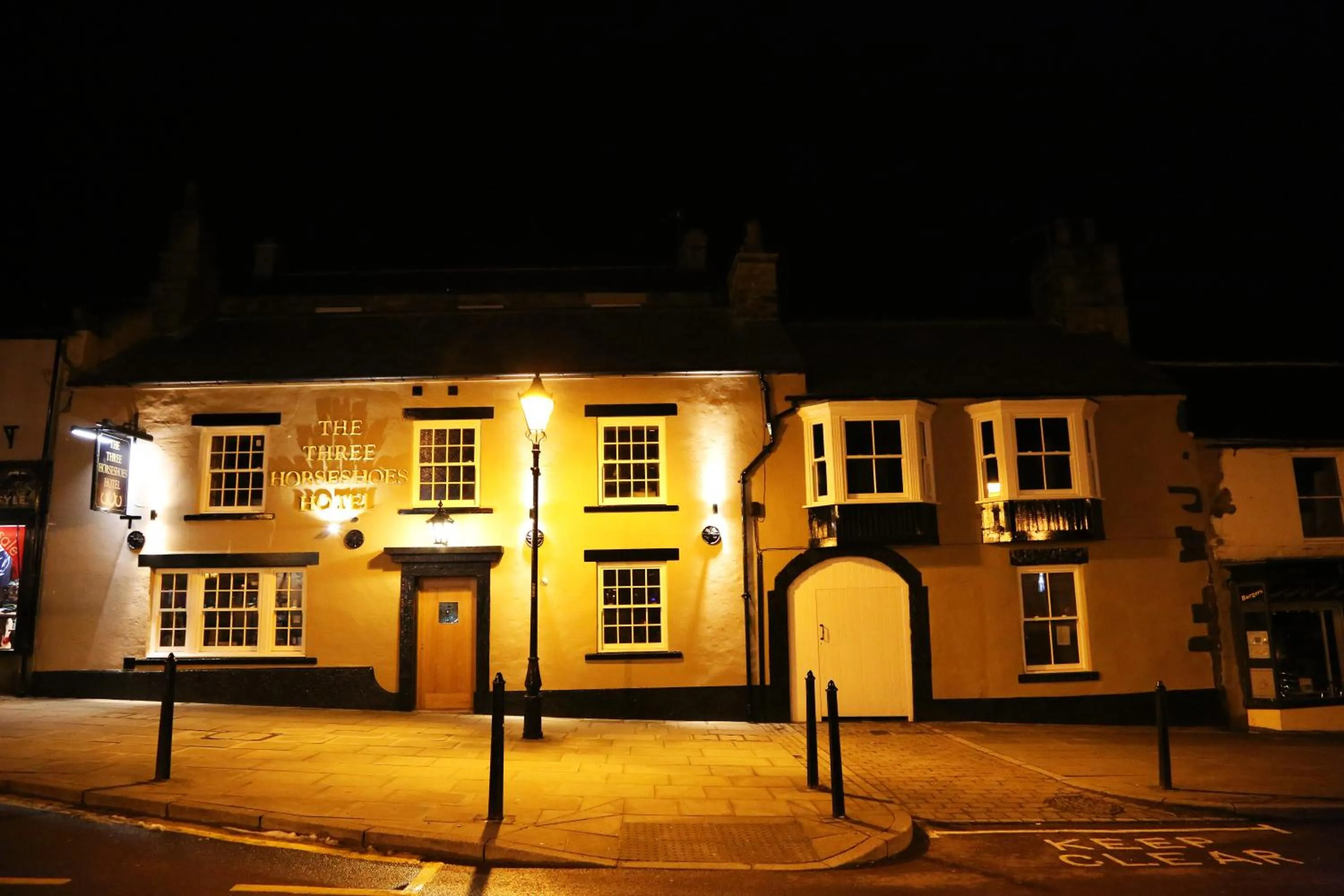 Property building in The Three Horseshoes Hotel