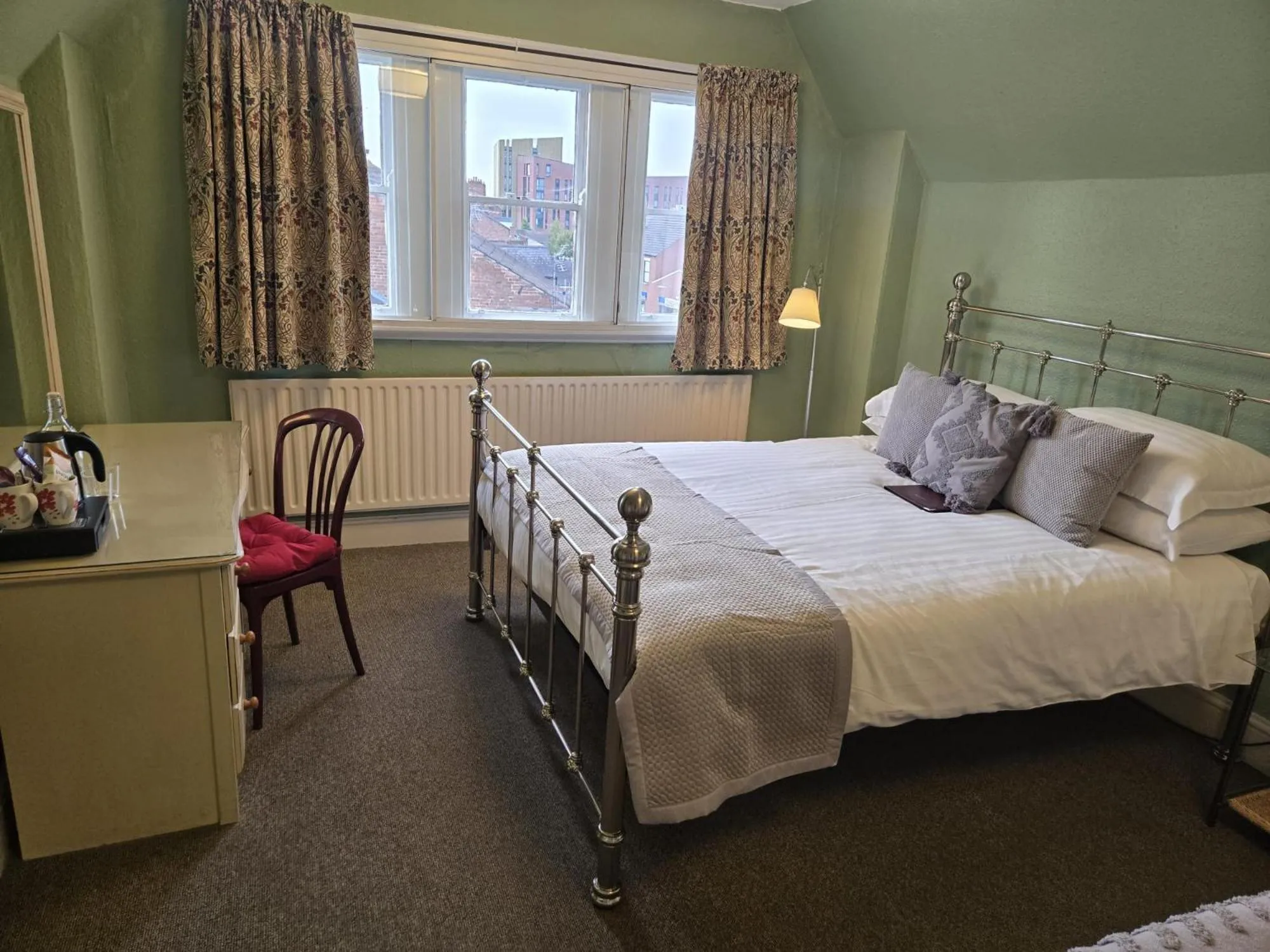 Bed in Holywell House