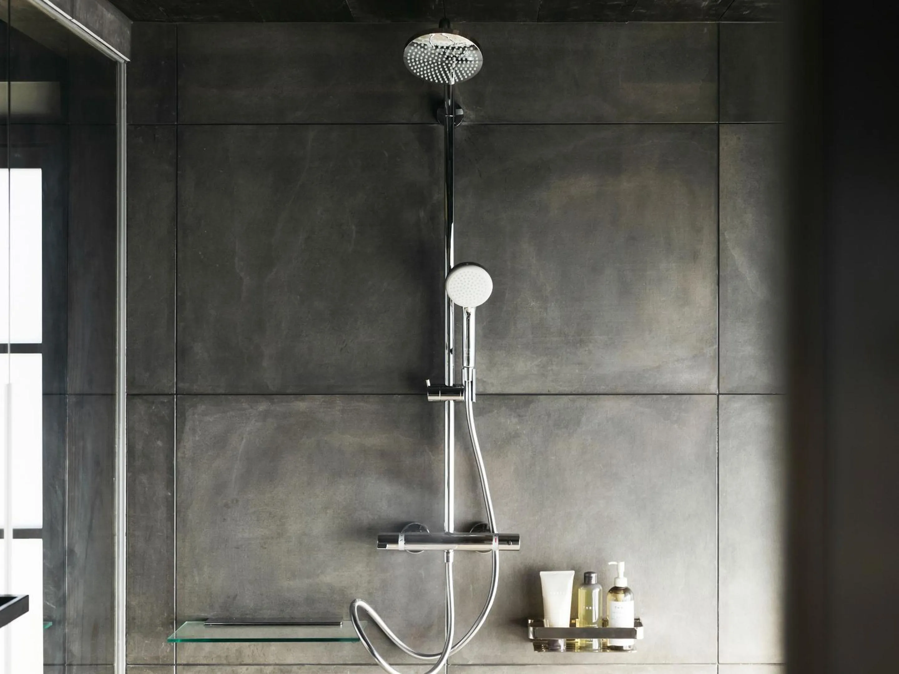 Shower in PAAK Hotel