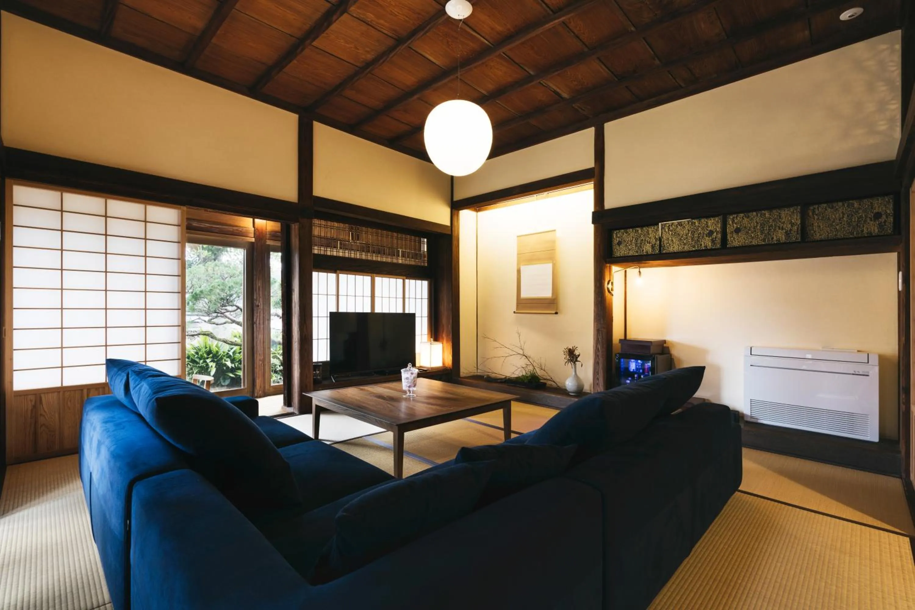 TV and multimedia in PAAK Hotel